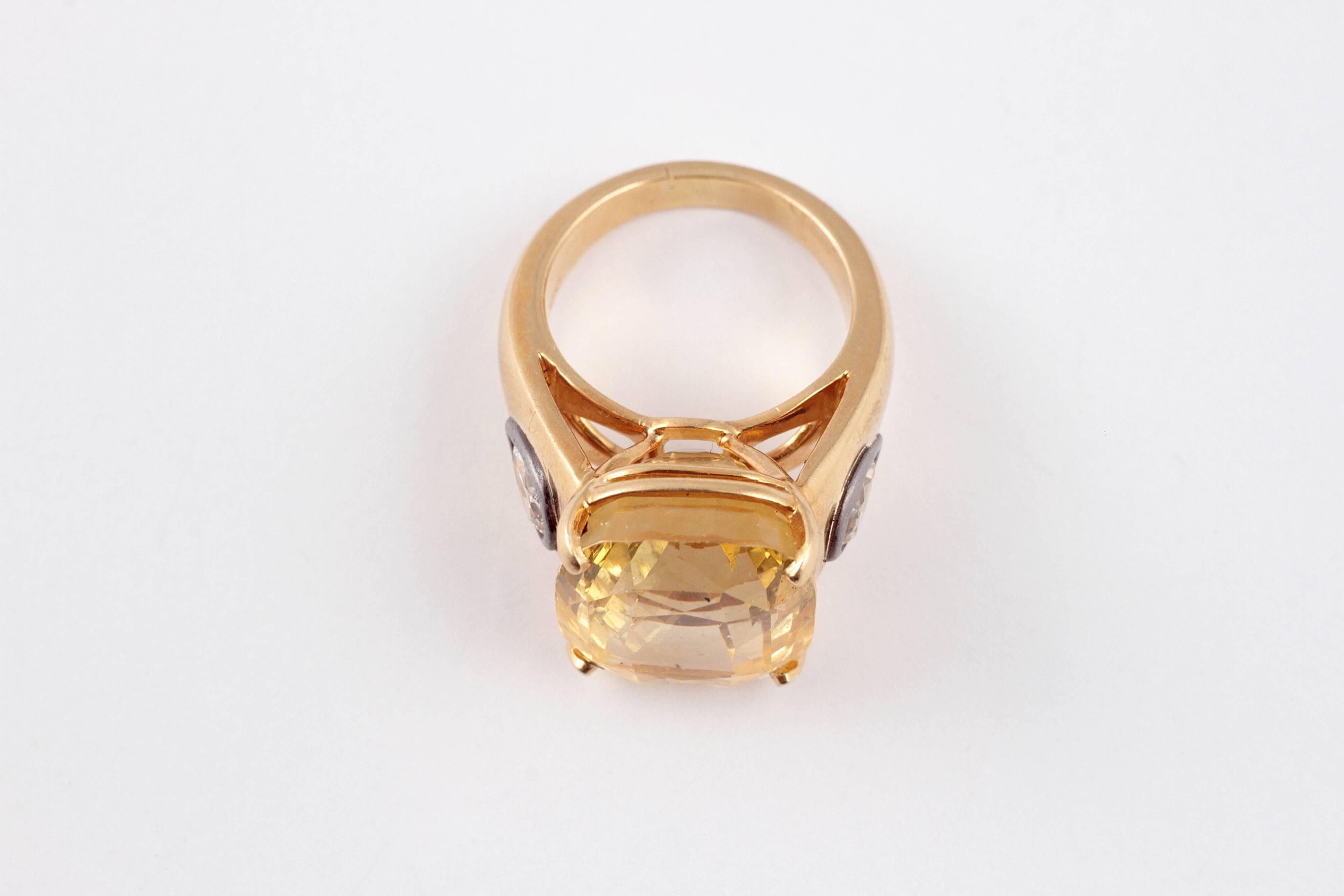 9.00 Carat Yellow Sapphire Diamond Yellow Gold Ring 3