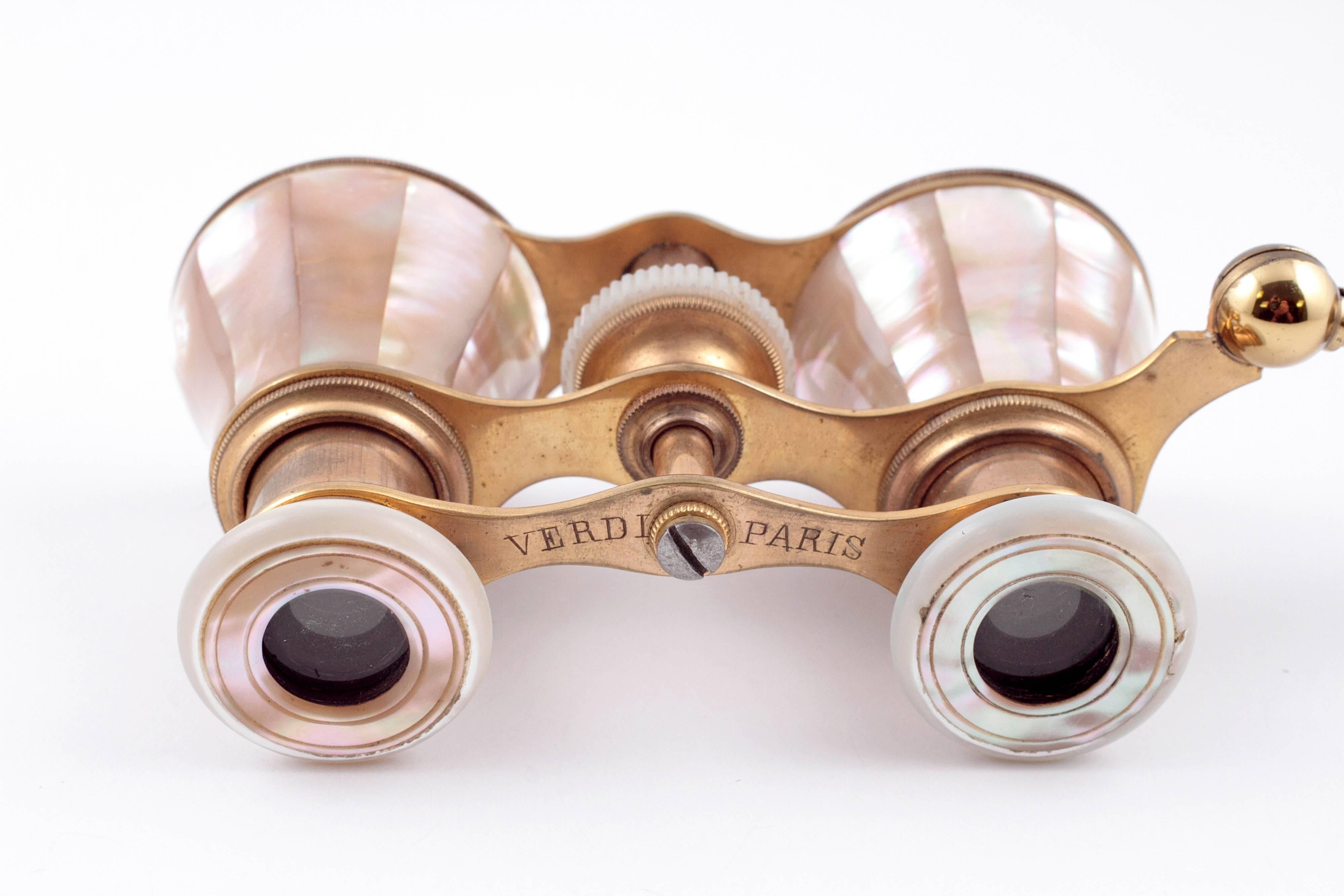 Brass Mother-of-Pearl Opera Glasses, circa 1900, Paris In Good Condition In Dallas, TX