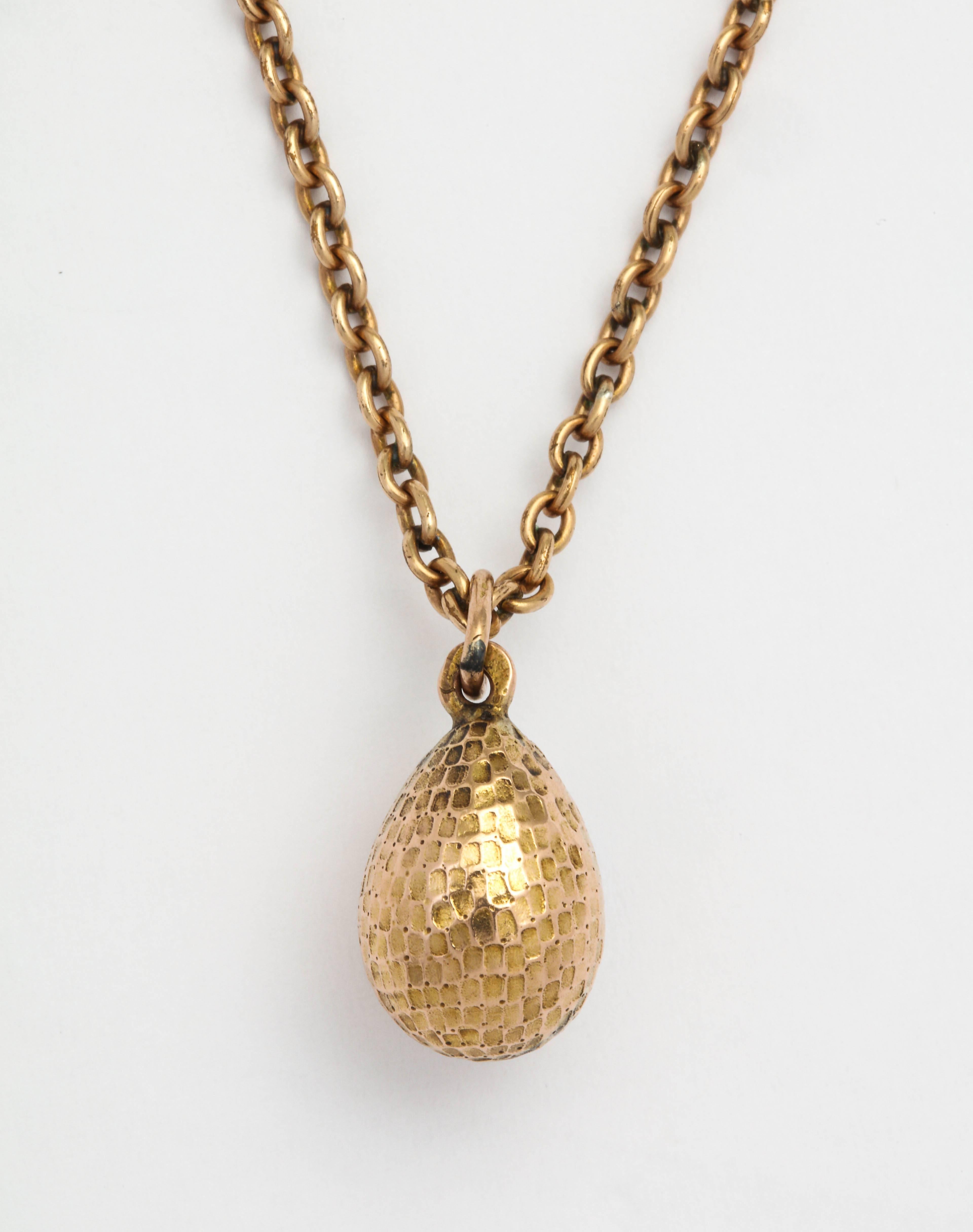 Rare Russian Textured Gold and Star Sapphire Egg Pendant, circa 1900 1