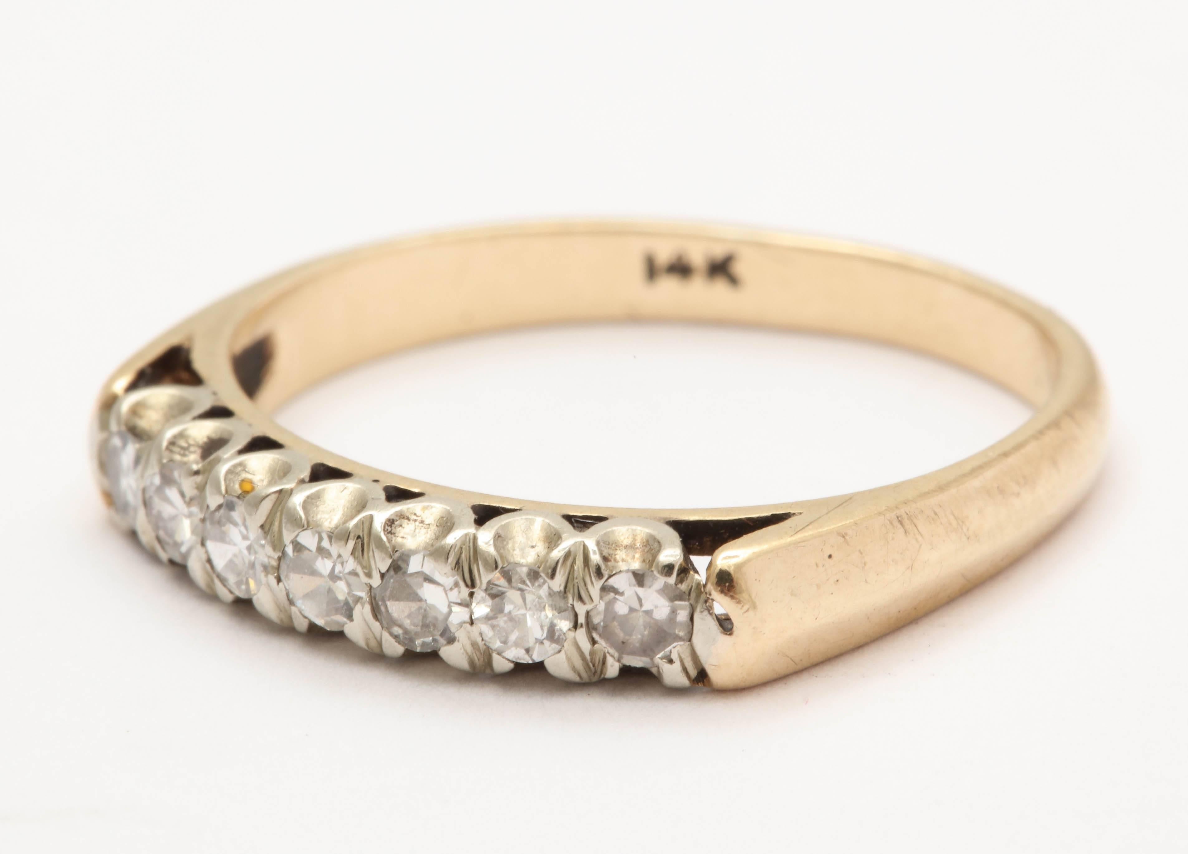 14K and Diamond 1930s Band In Excellent Condition For Sale In New York, NY