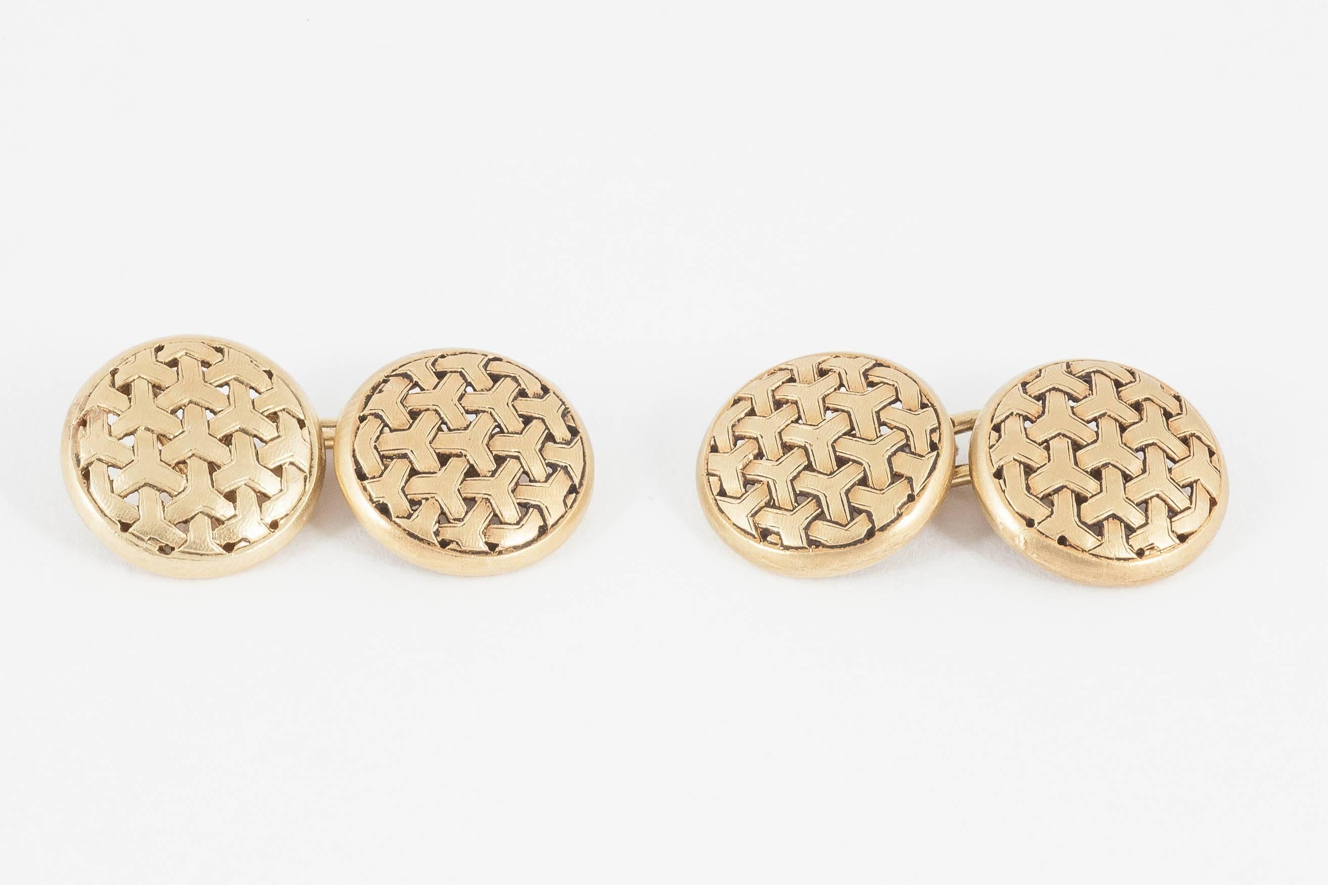 Pair of fine coloured,double sided 18ct gold cufflinks of a honeycomb design,in a soft coloured patina.French marked c,1890