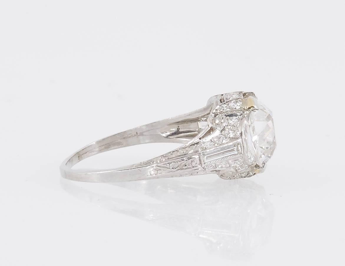 Gia Report Old Mine 3.00 Carat Art Deco Engagement Ring In Excellent Condition For Sale In New York, NY