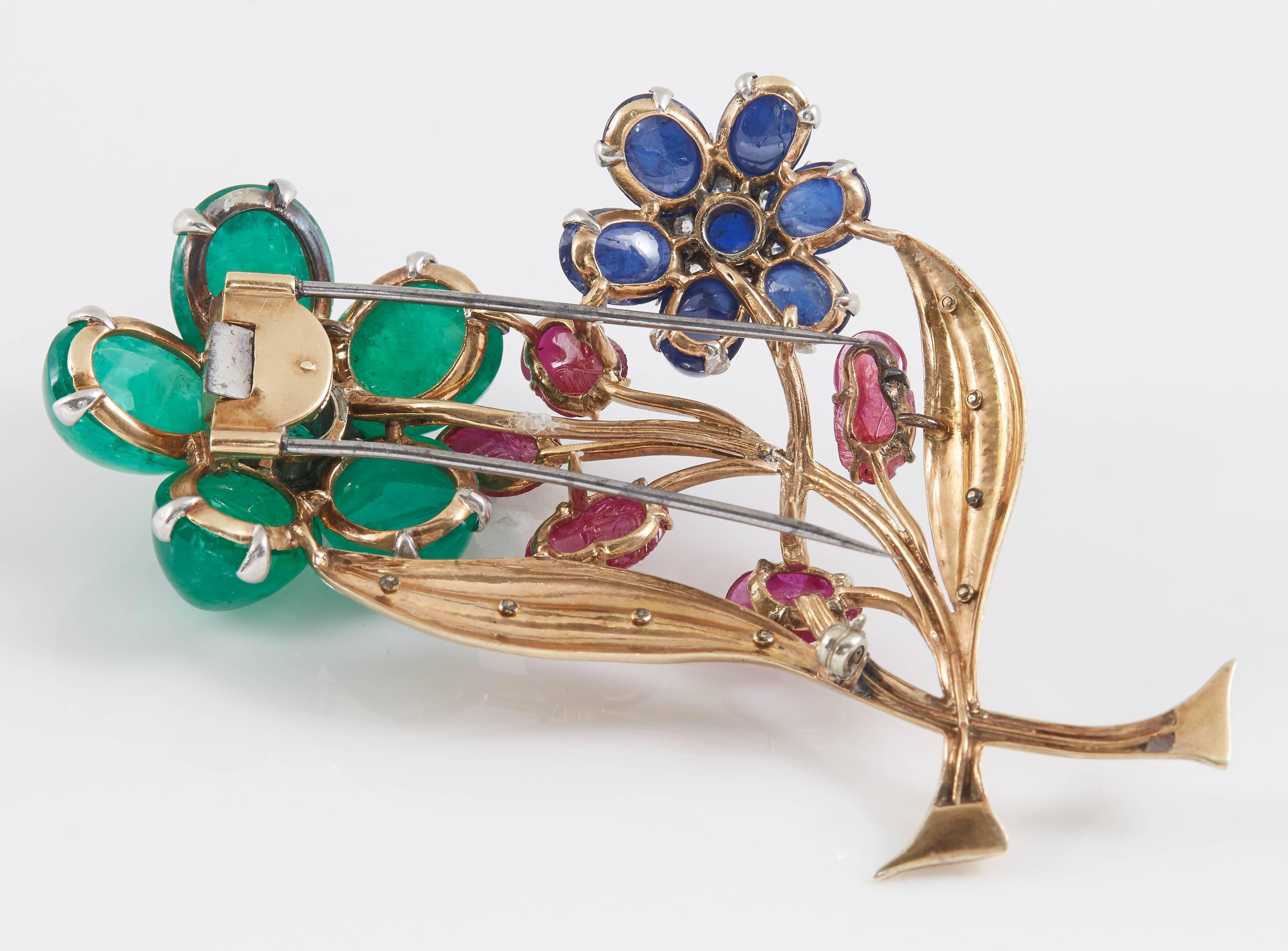 Women's or Men's Retro Cabochon Emerald Ruby Sapphire Flower Pin For Sale