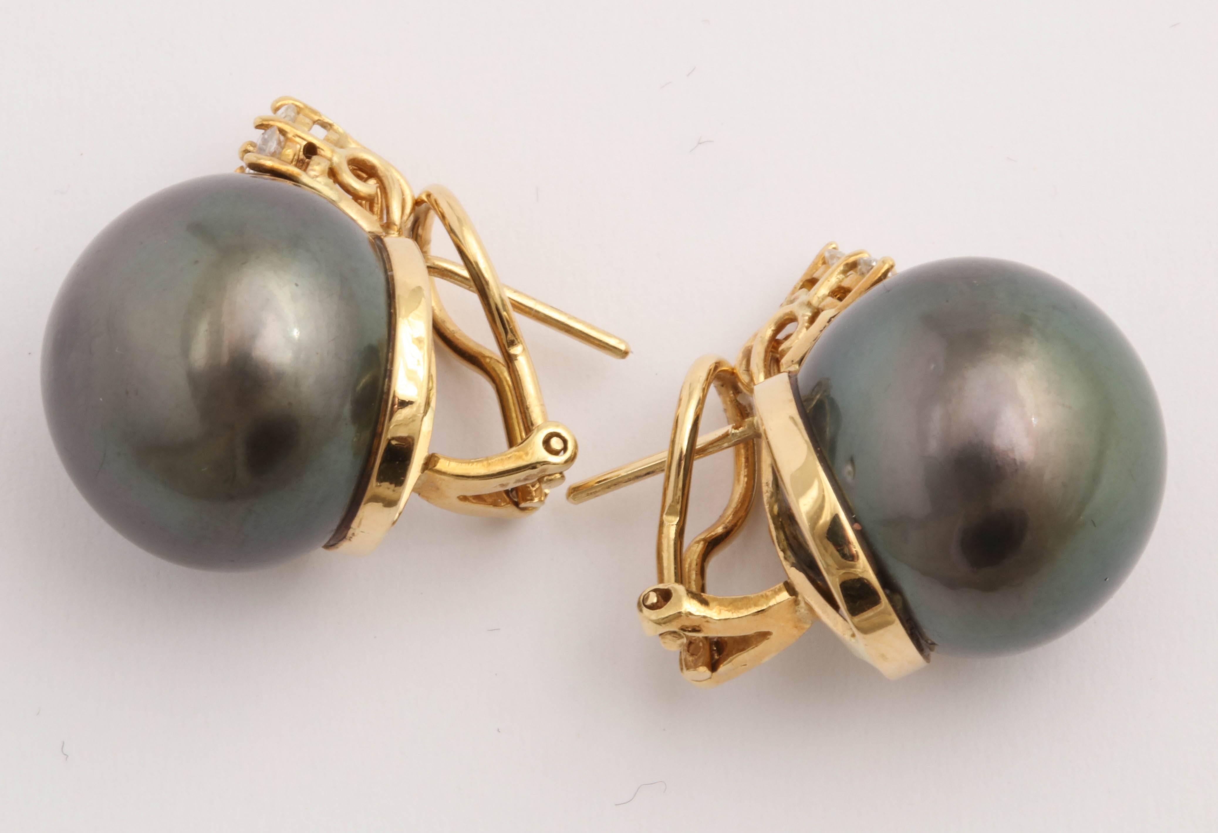 South Sea Cultured Pearl Diamond Yellow Gold Clip-On Earrings In New Condition In New York, NY