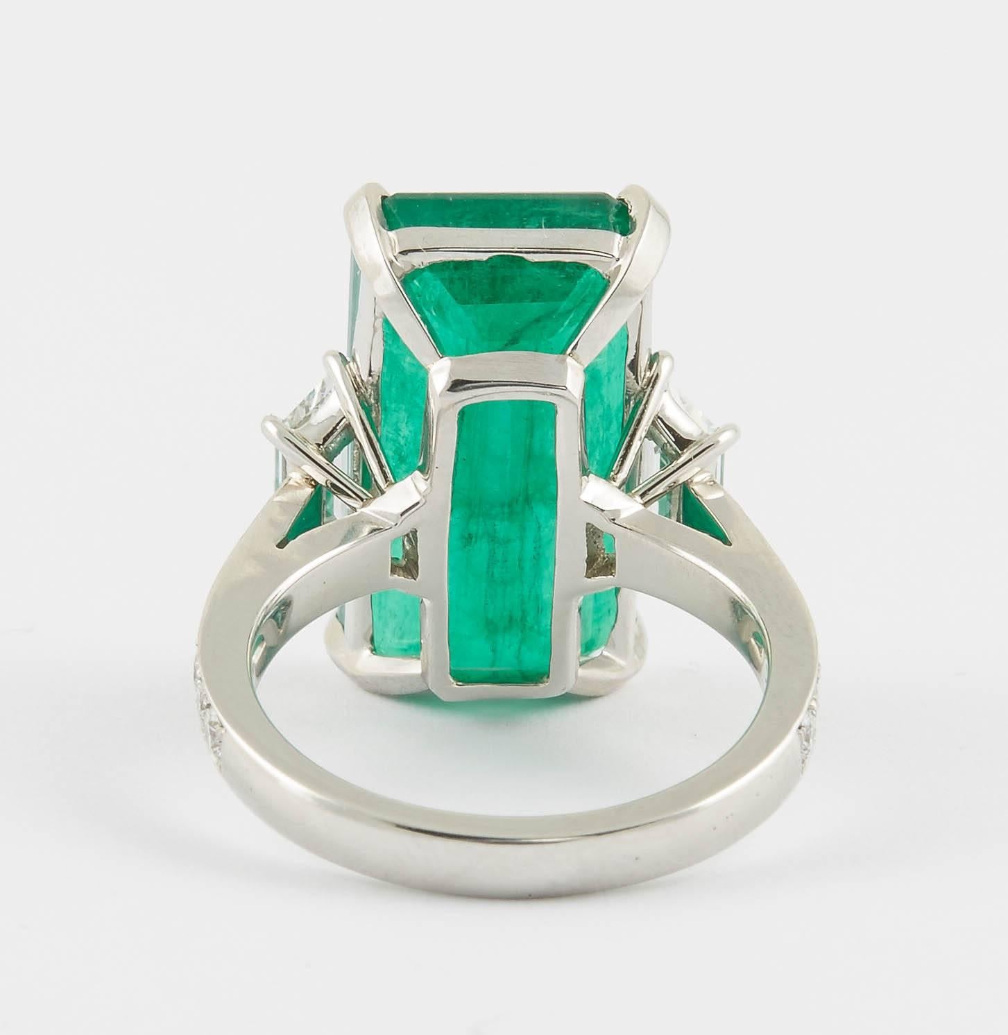 Emerald Cut Unique Elongated 10 Carat Green Emerald Ring For Sale