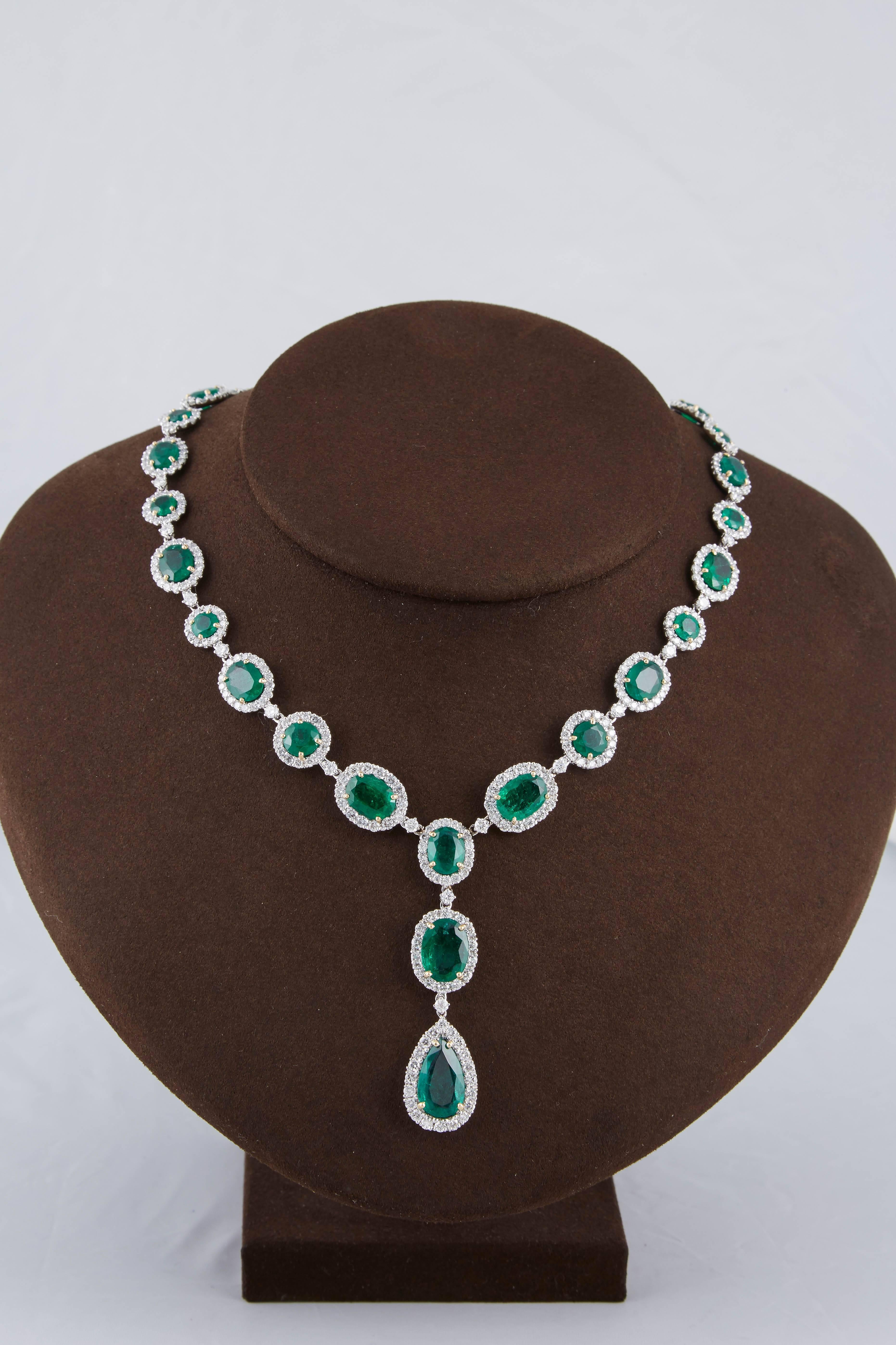 Emerald Diamond White Gold Necklace In New Condition In New York, NY