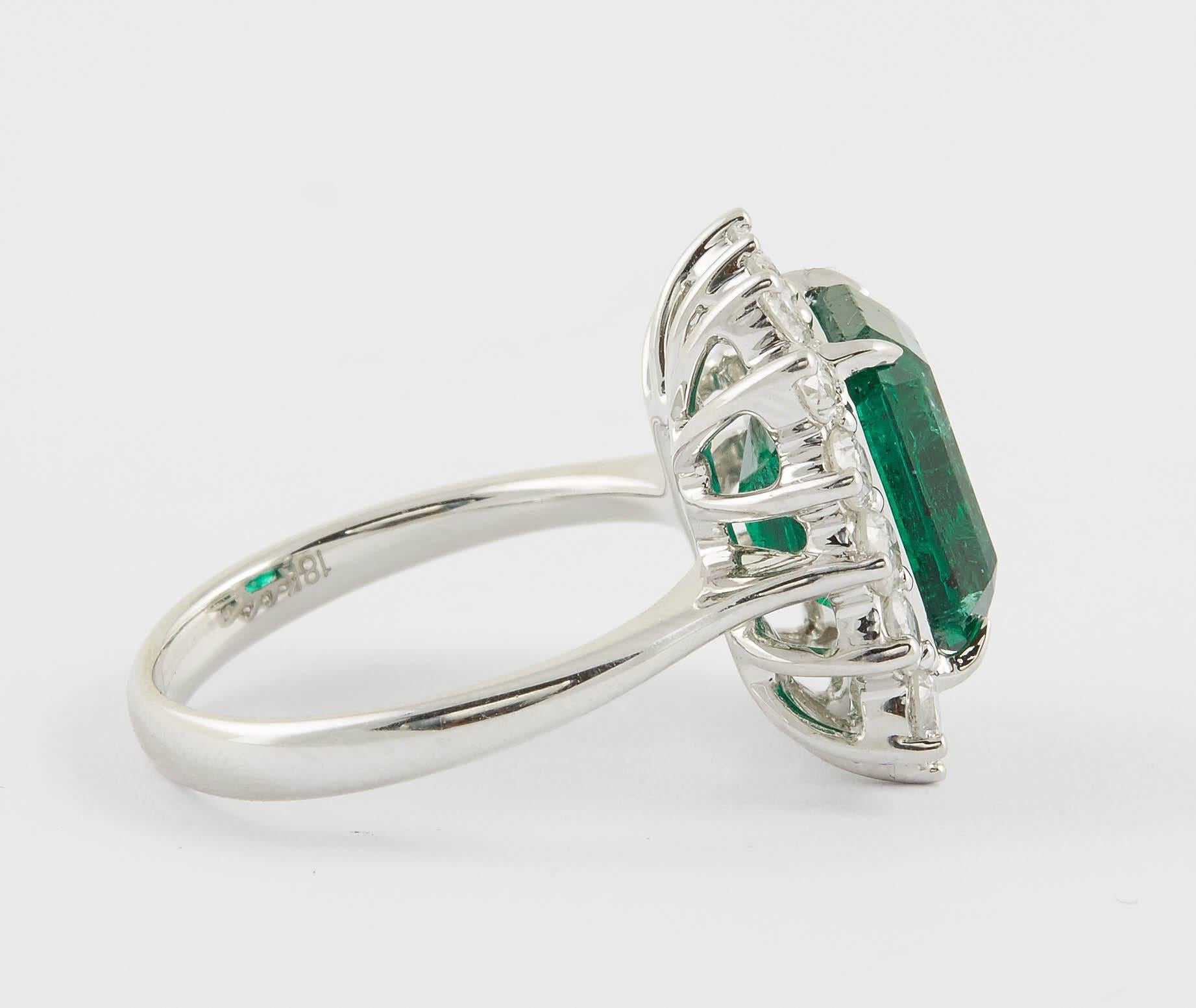 Women's or Men's Green Emerald and Diamond Cocktail Ring