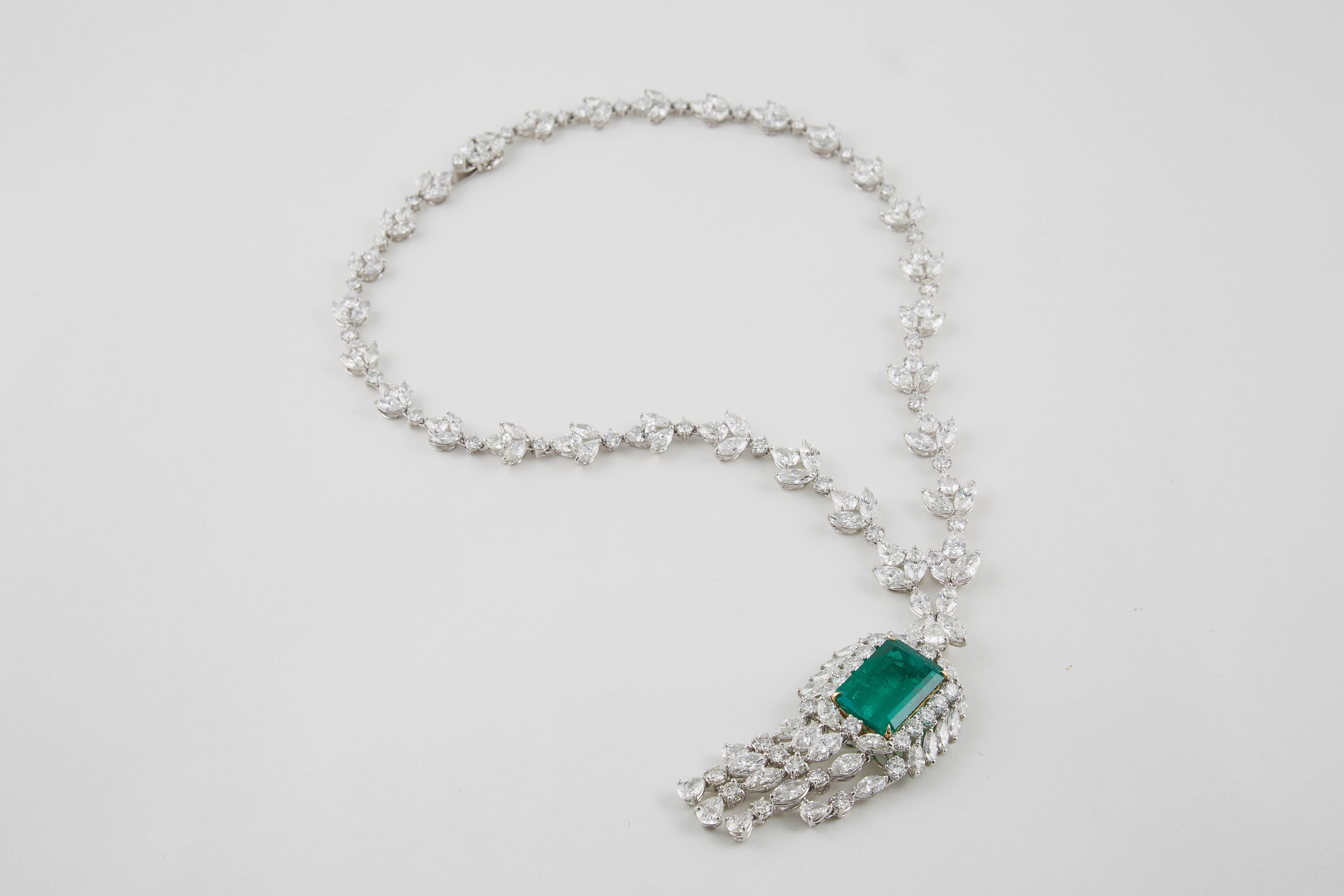 Women's Important GIA Colombian Emerald and Diamond Necklace For Sale