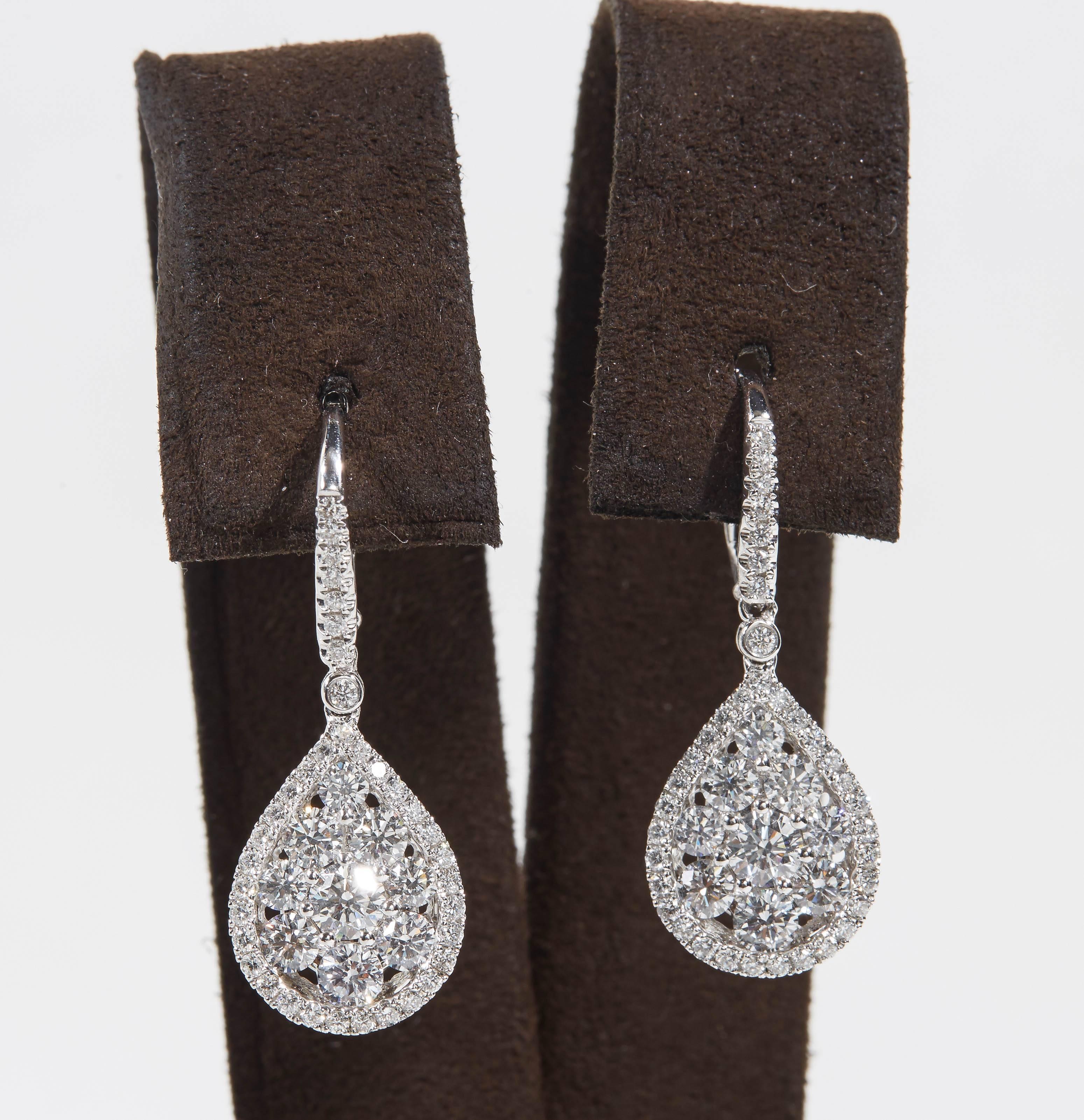 Diamond Drop Dangle Earrings In New Condition In New York, NY