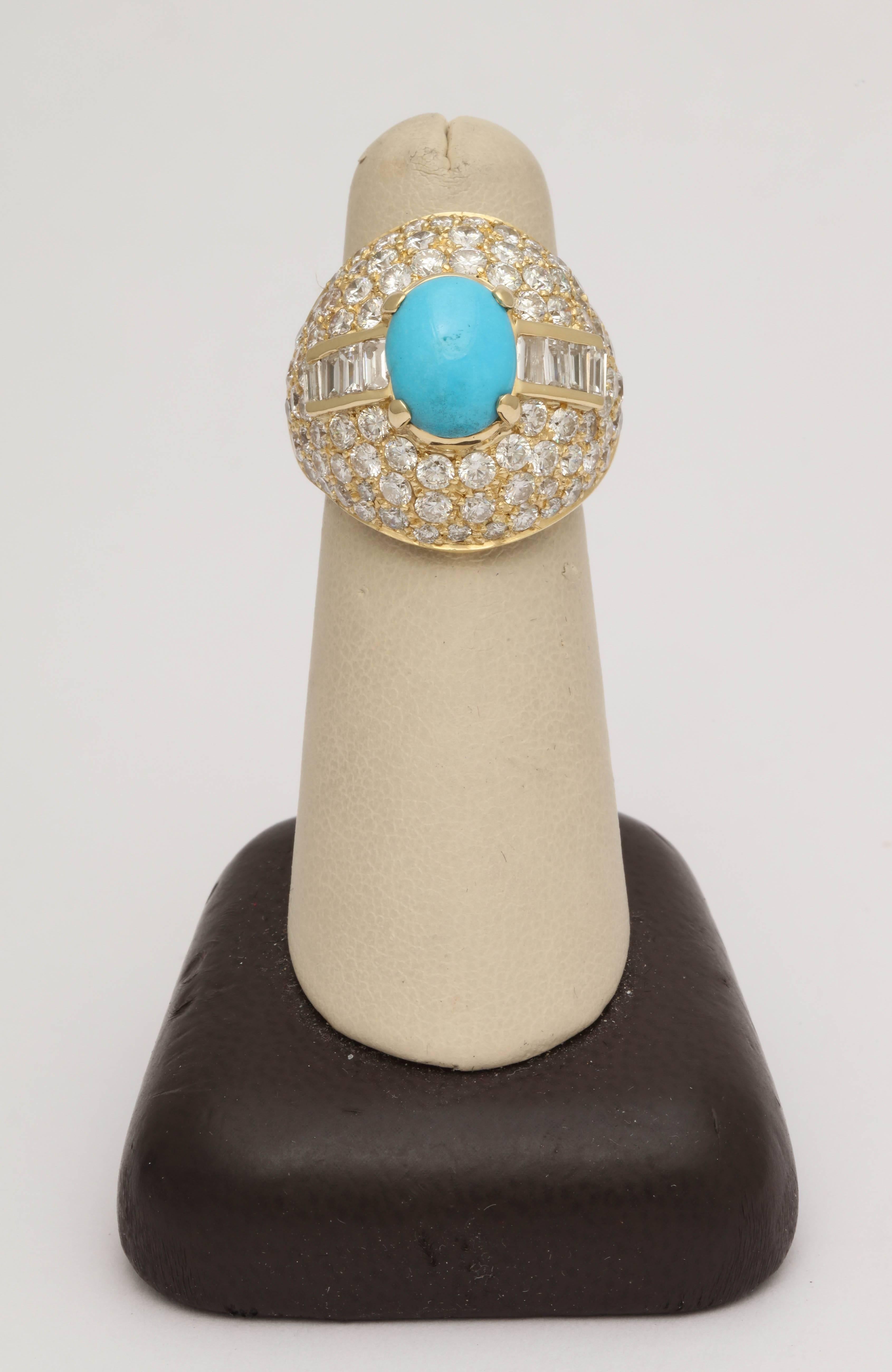 1980s Elegant Cabochon Turquoise Diamond Gold Large Cocktail Ring 4