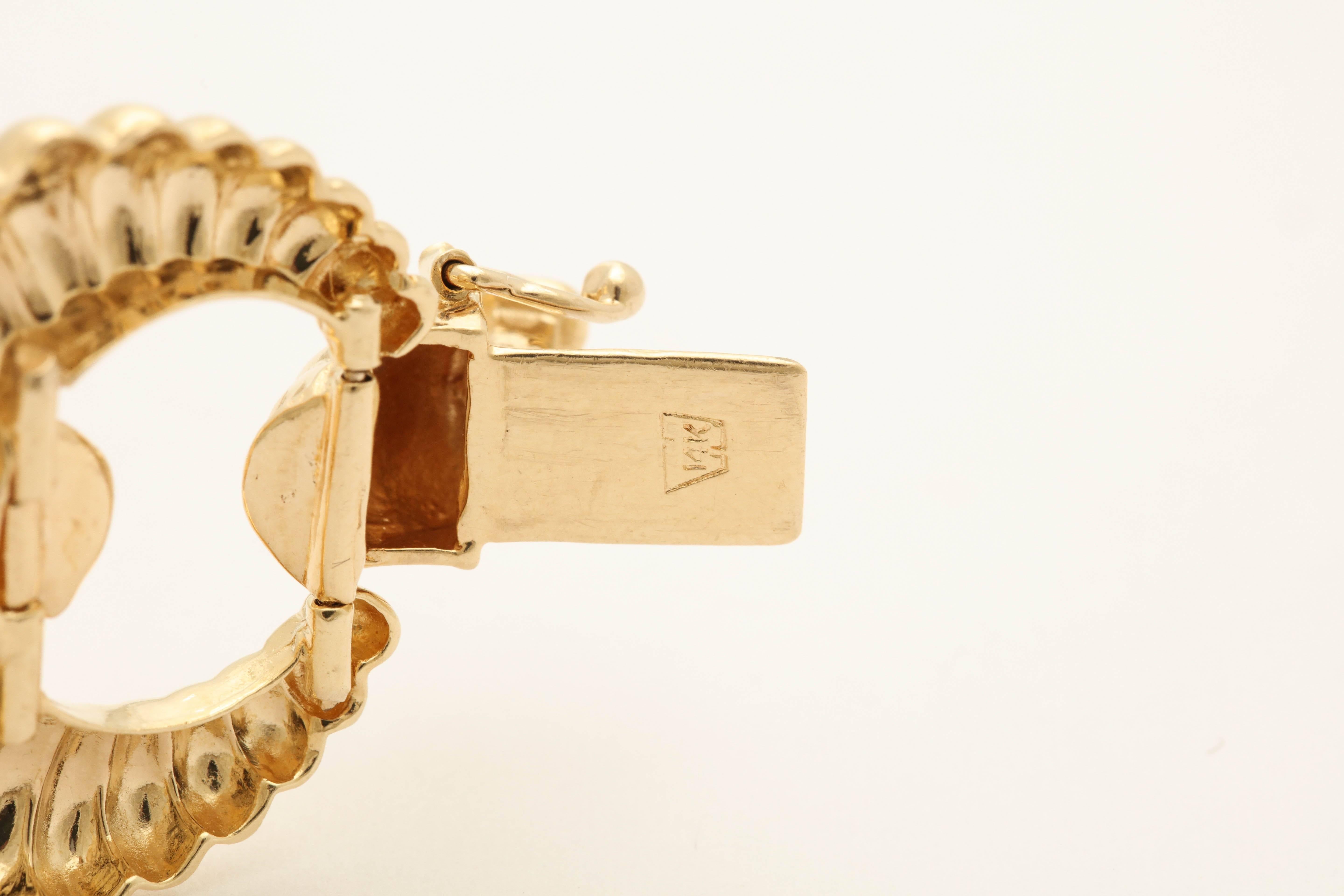 1940s Textured Shrimp Design Flexible Open Link Ridged Gold Retro Bracelet 2