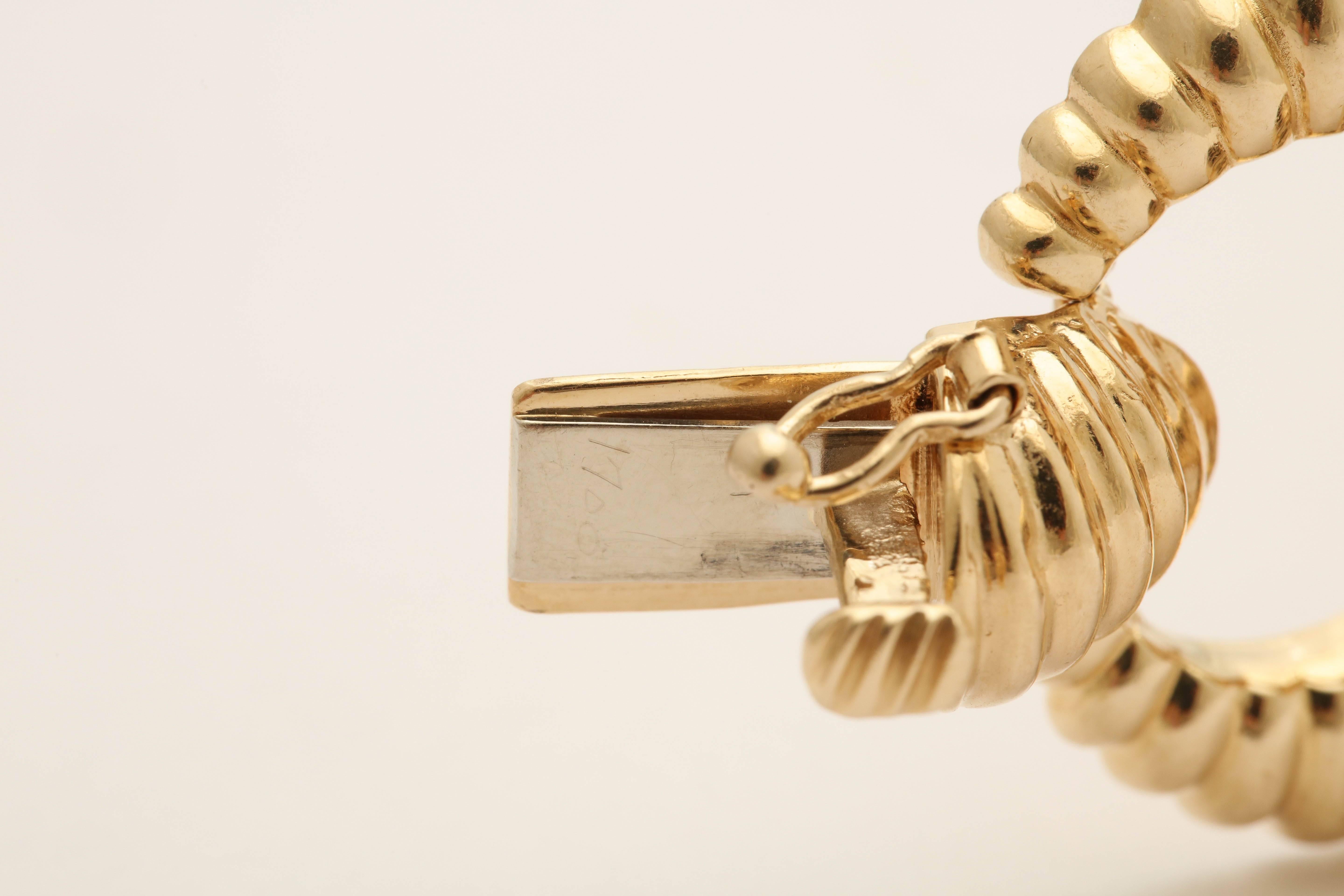 1940s Textured Shrimp Design Flexible Open Link Ridged Gold Retro Bracelet 3