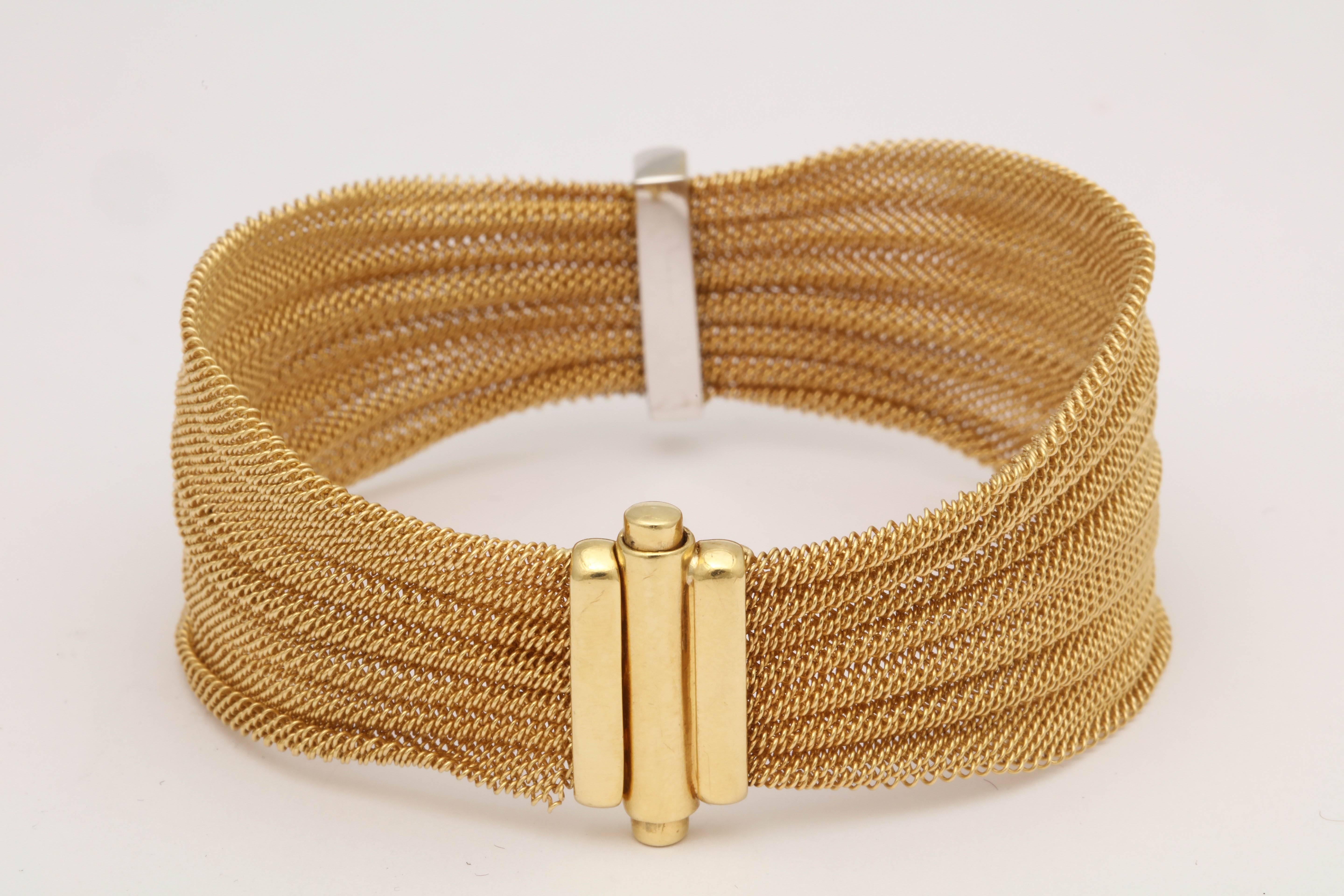 Women's 1960s Ribbon Design Flexible Woven Mesh Diamond and Gold Bracelet