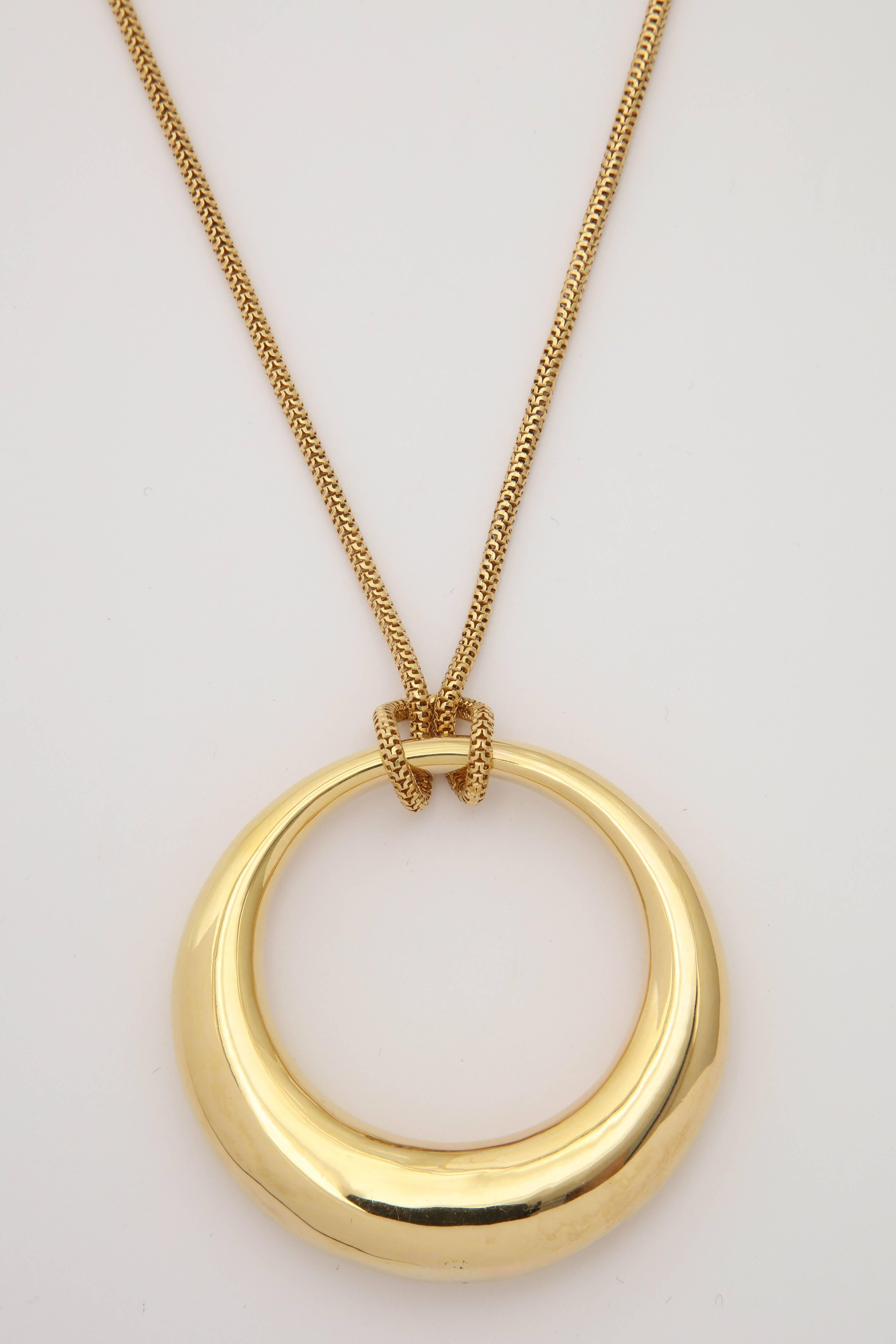 Women's or Men's 1980s Oblong Shaped Circle Pendant Wrapped in Reptile Box Link Gold Chain