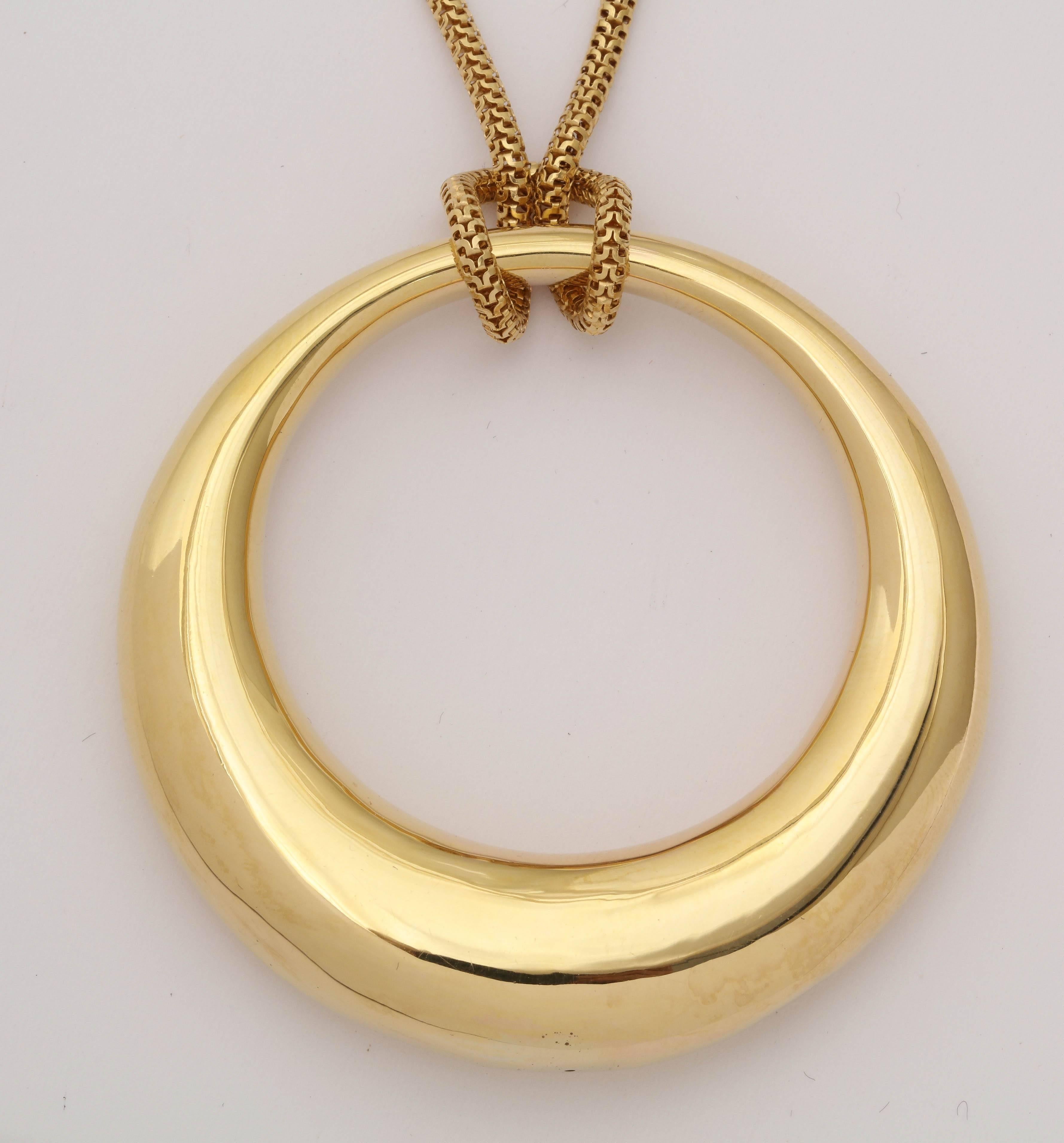1980s Oblong Shaped Circle Pendant Wrapped in Reptile Box Link Gold Chain 1