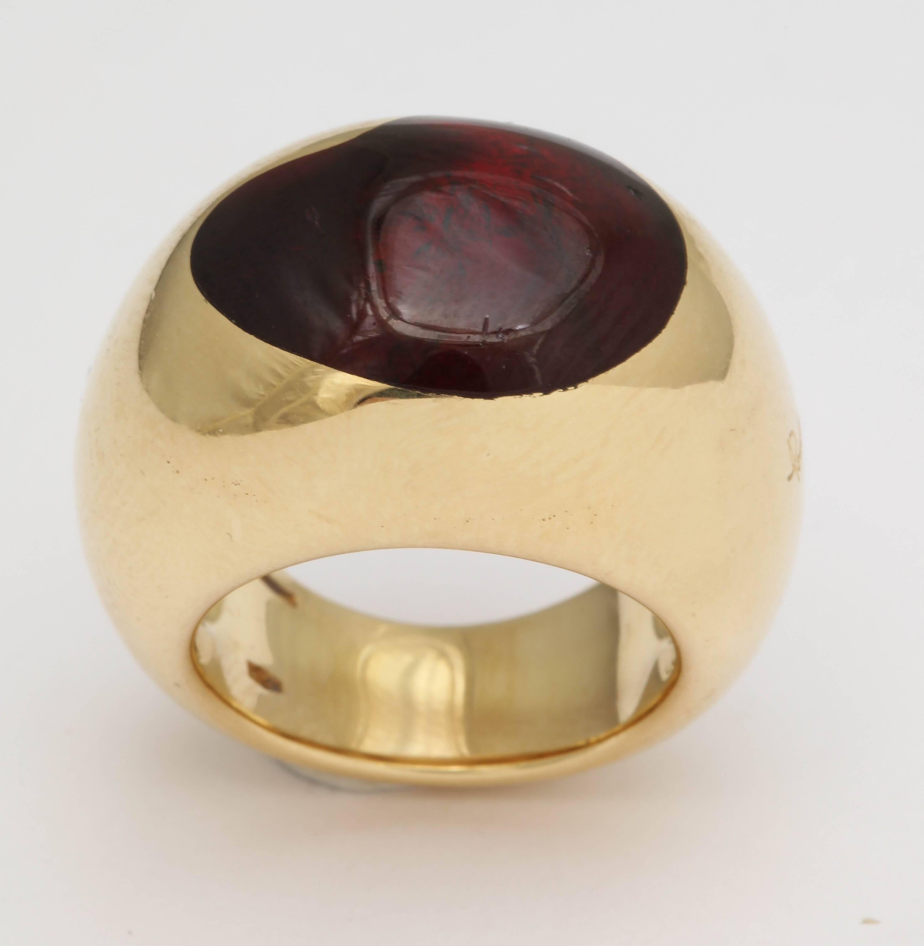 Pomellato Unisex Bold Artist Pallet Shaped Cabochon Garnet Gold Ring 2