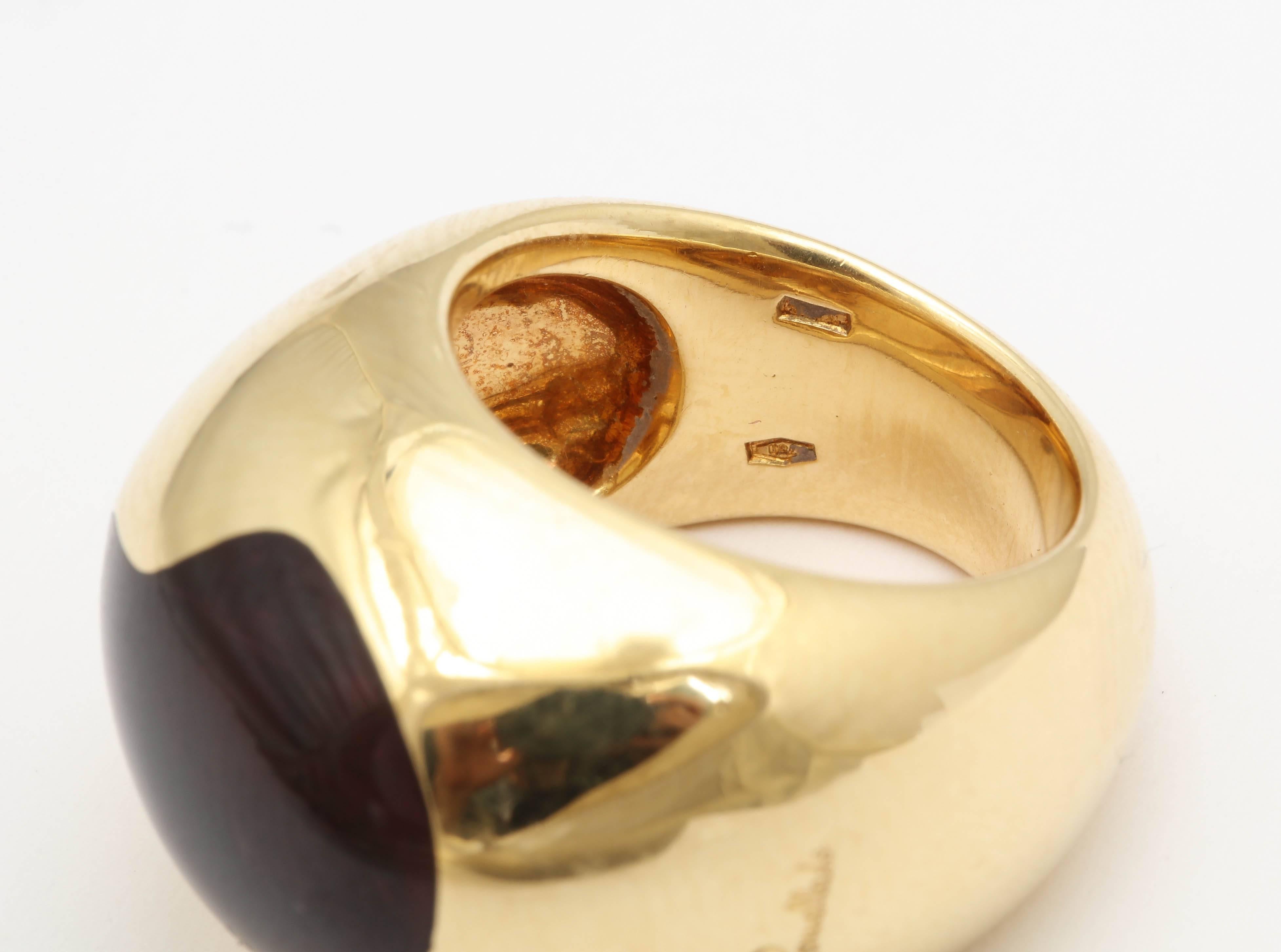 Pomellato Unisex Bold Artist Pallet Shaped Cabochon Garnet Gold Ring 4