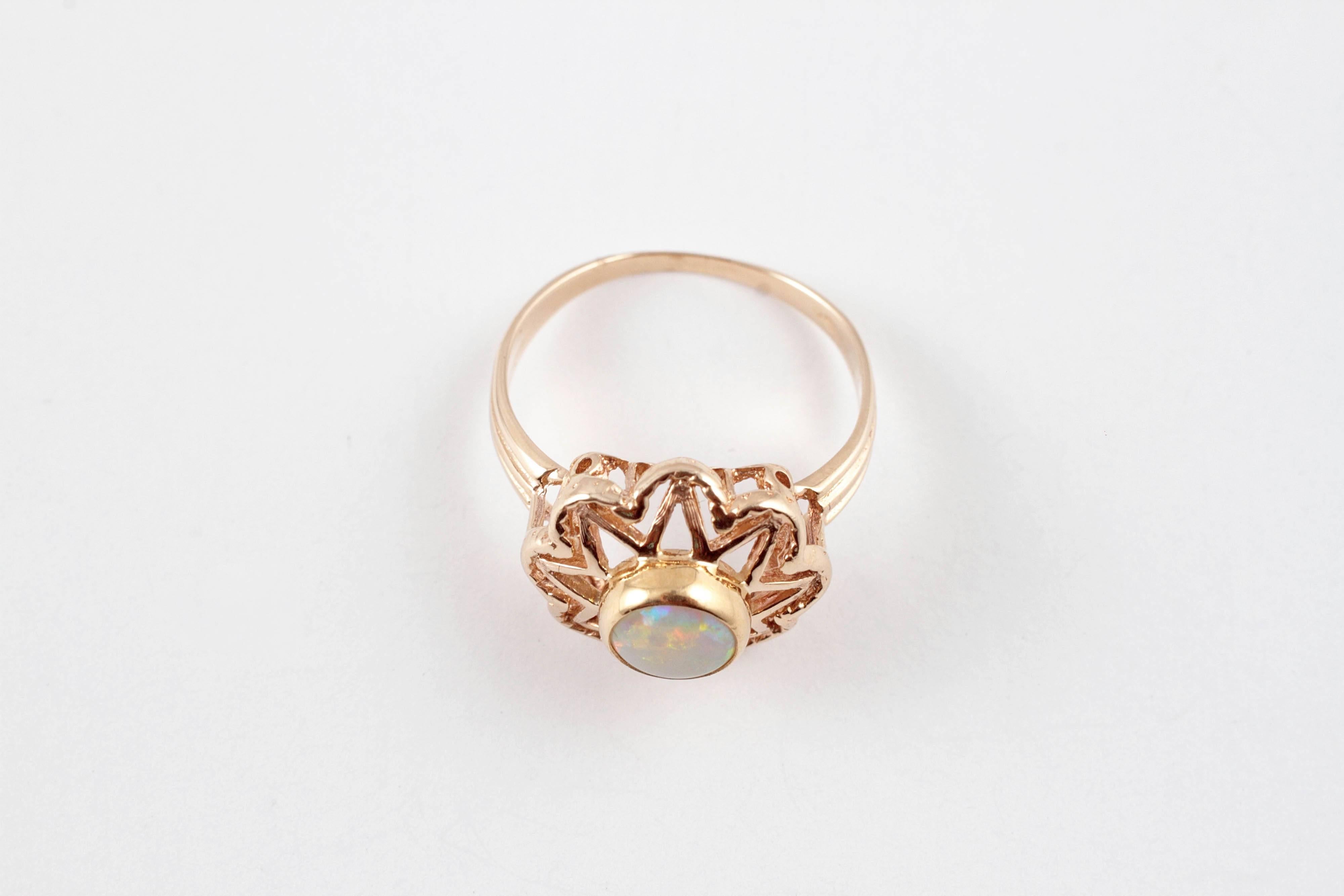 Round Opal Gold Ring 3