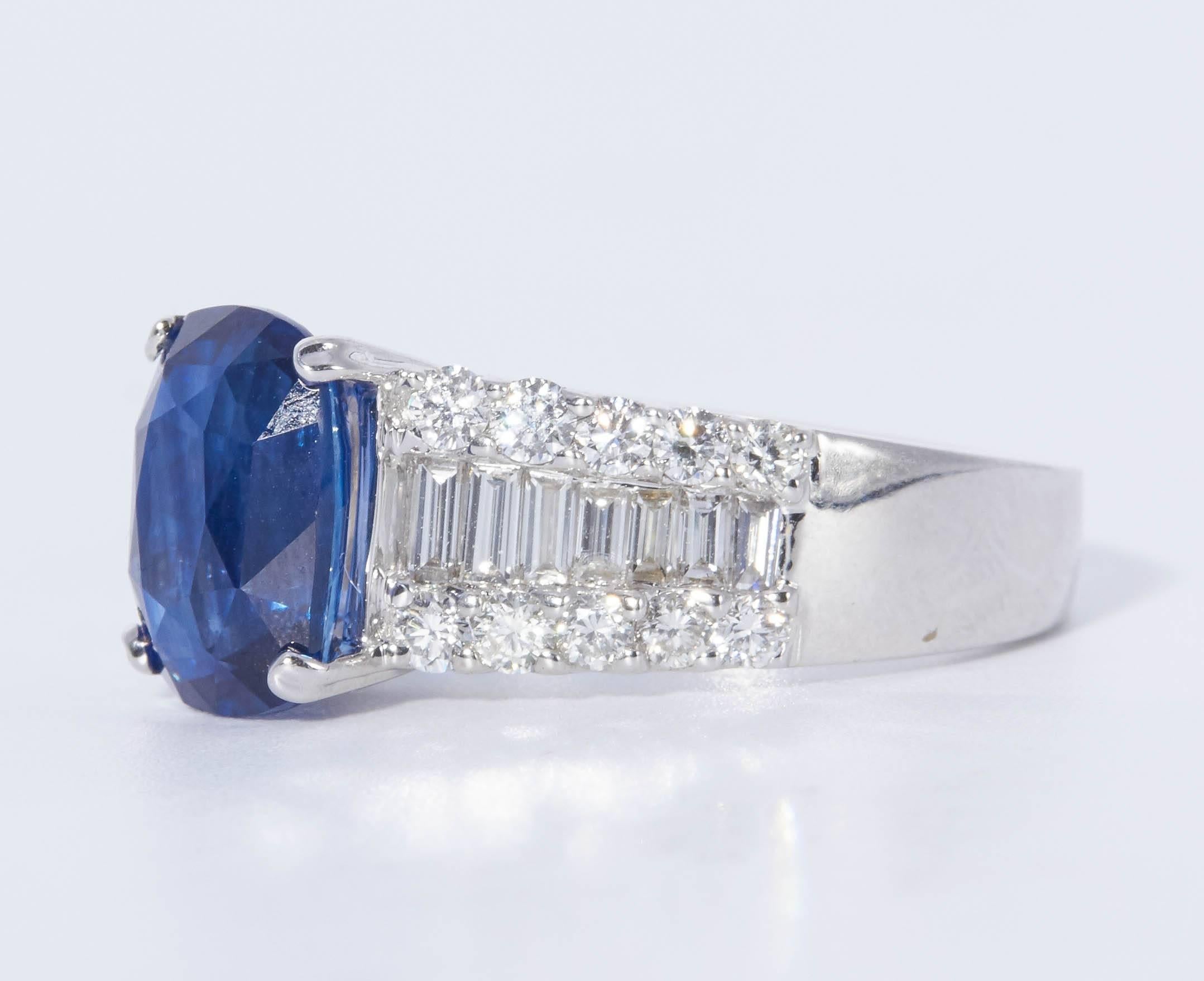 Diamond and Oval Sapphire 4.53 Carat Engagement Ring In New Condition In New York, NY
