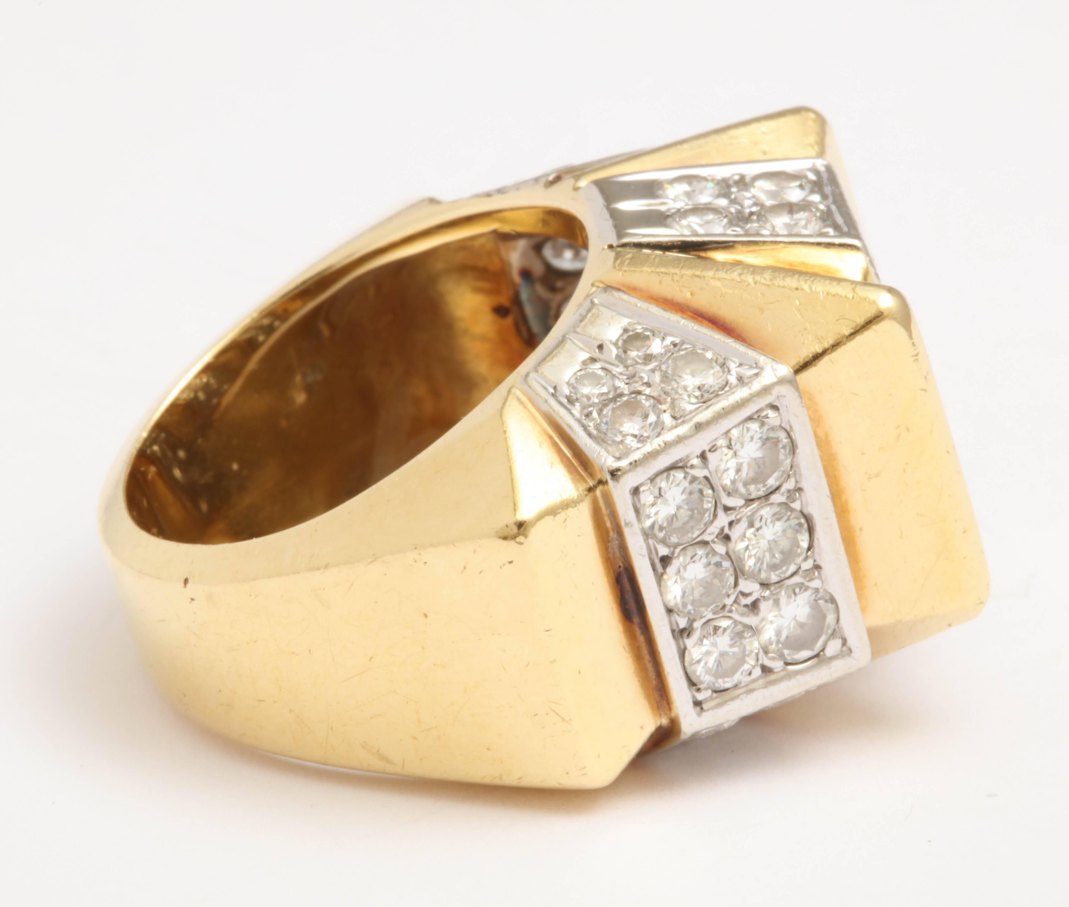 Diamond Gold Architectural Zig-Zag Ring In Excellent Condition In New York, NY