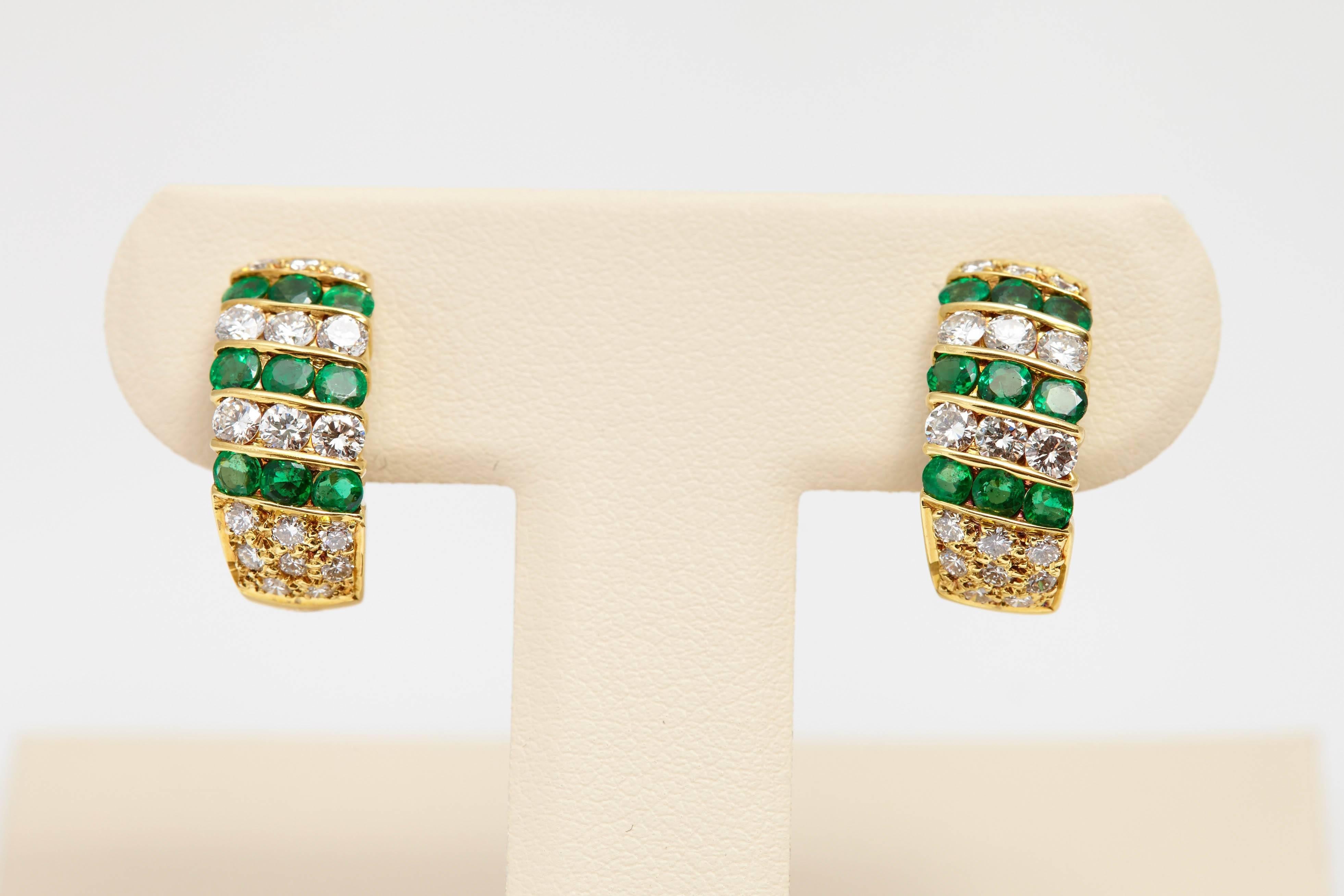 Modern Matching Set 18 Karat Gold Diamonds Emeralds Necklace and Earrings For Sale
