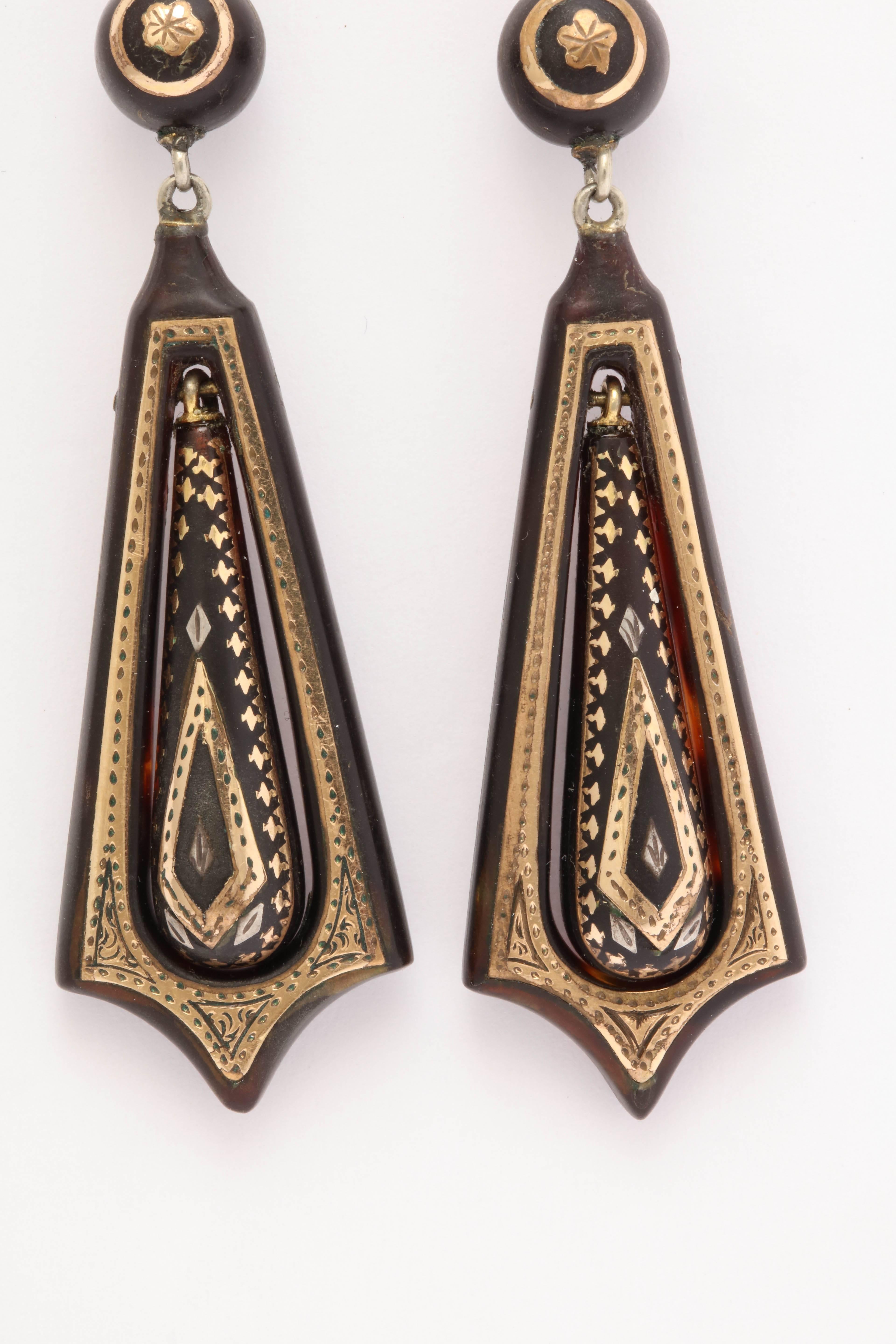 In excellent condition and of beautiful design, these pique earrings are a wonderful example of this inlay technique. 14K ear wires. 