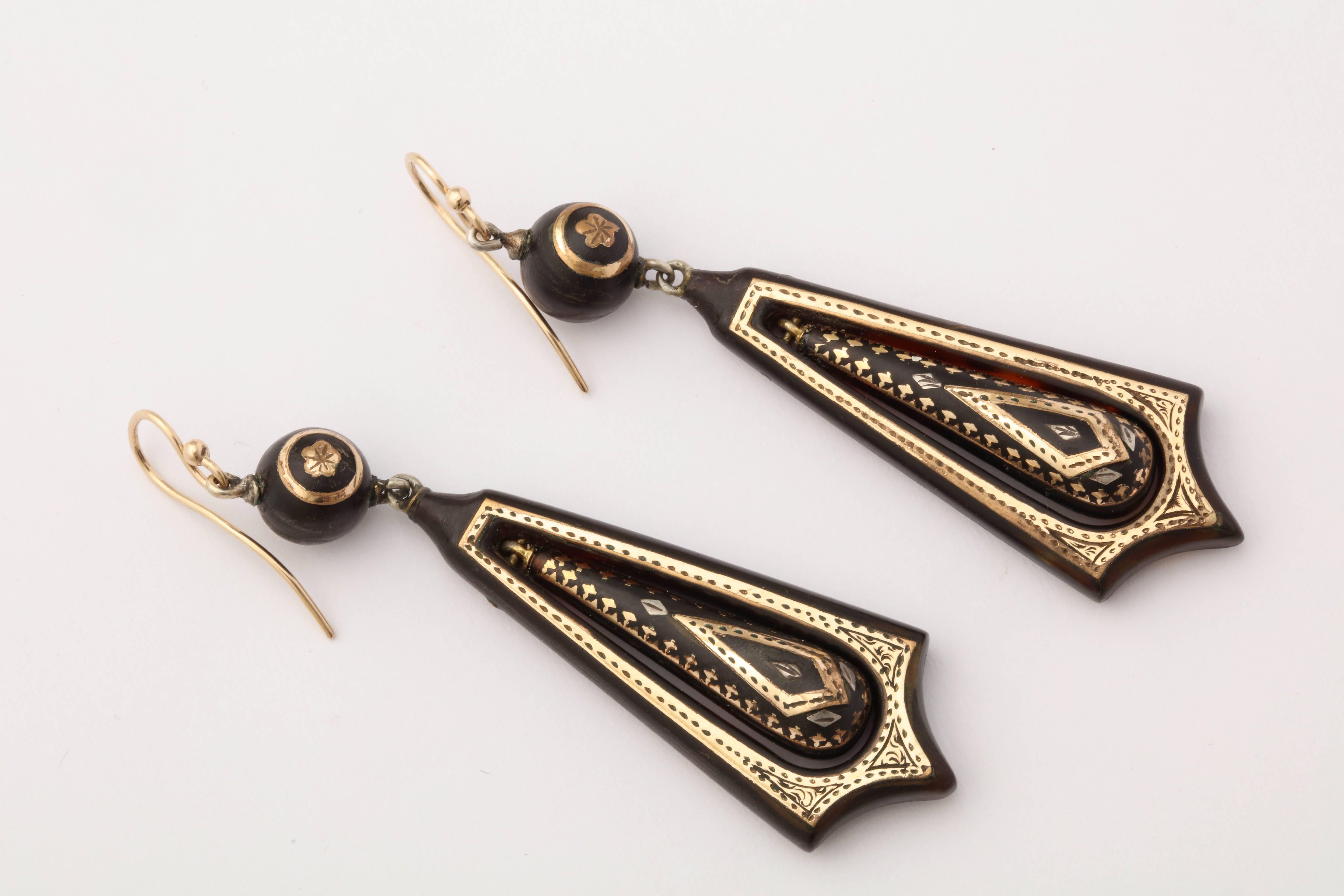 Women's Victorian Pique Earrings