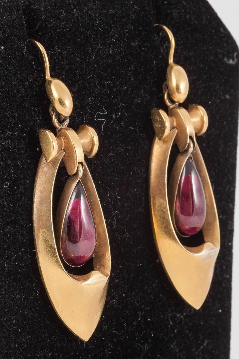 Victorian drop earrings  in 15ct Gold set with cabochon Garnets