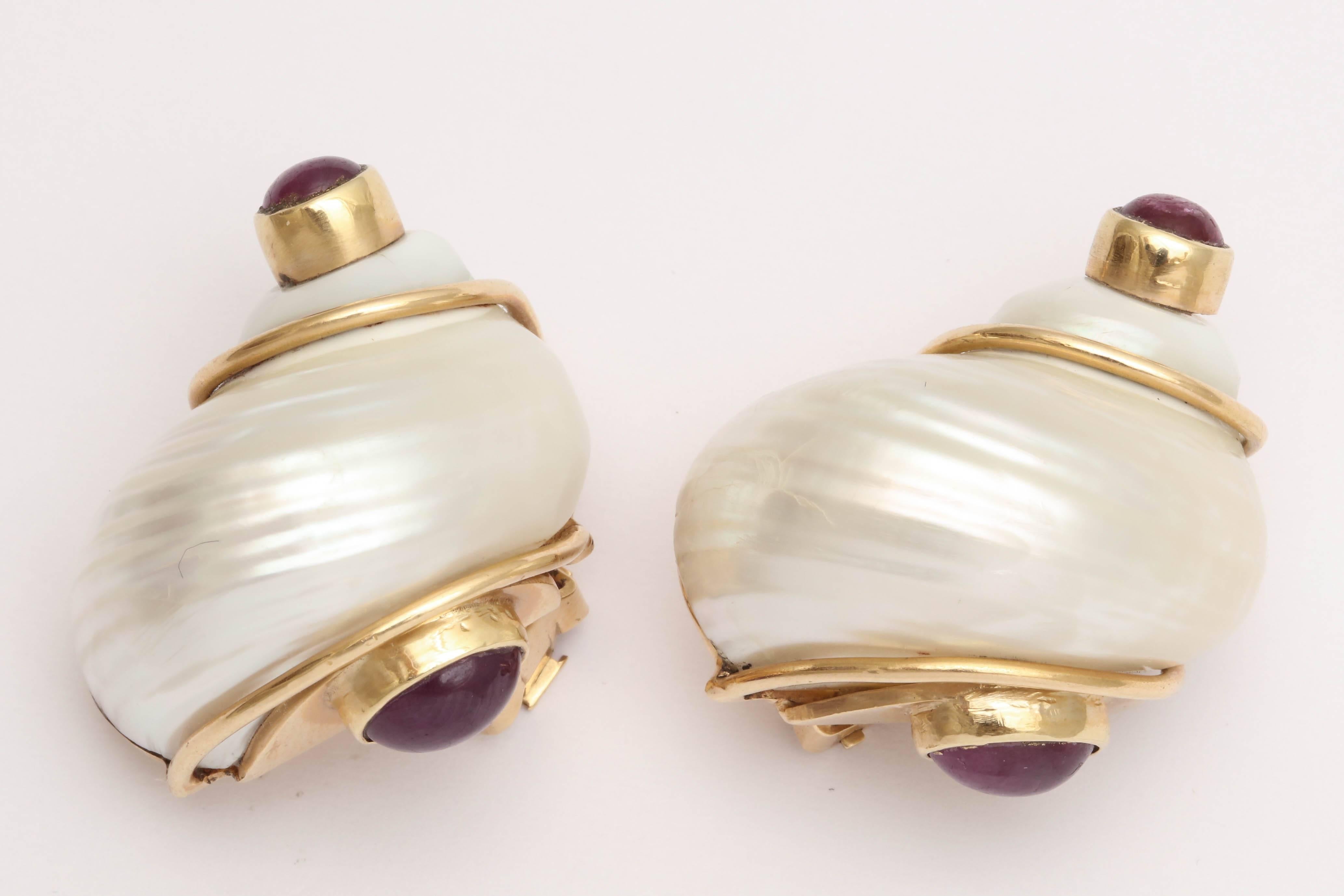 1940s Seaman Schepps Turbo Shell Ruby and Gold Clip on Earrings 3