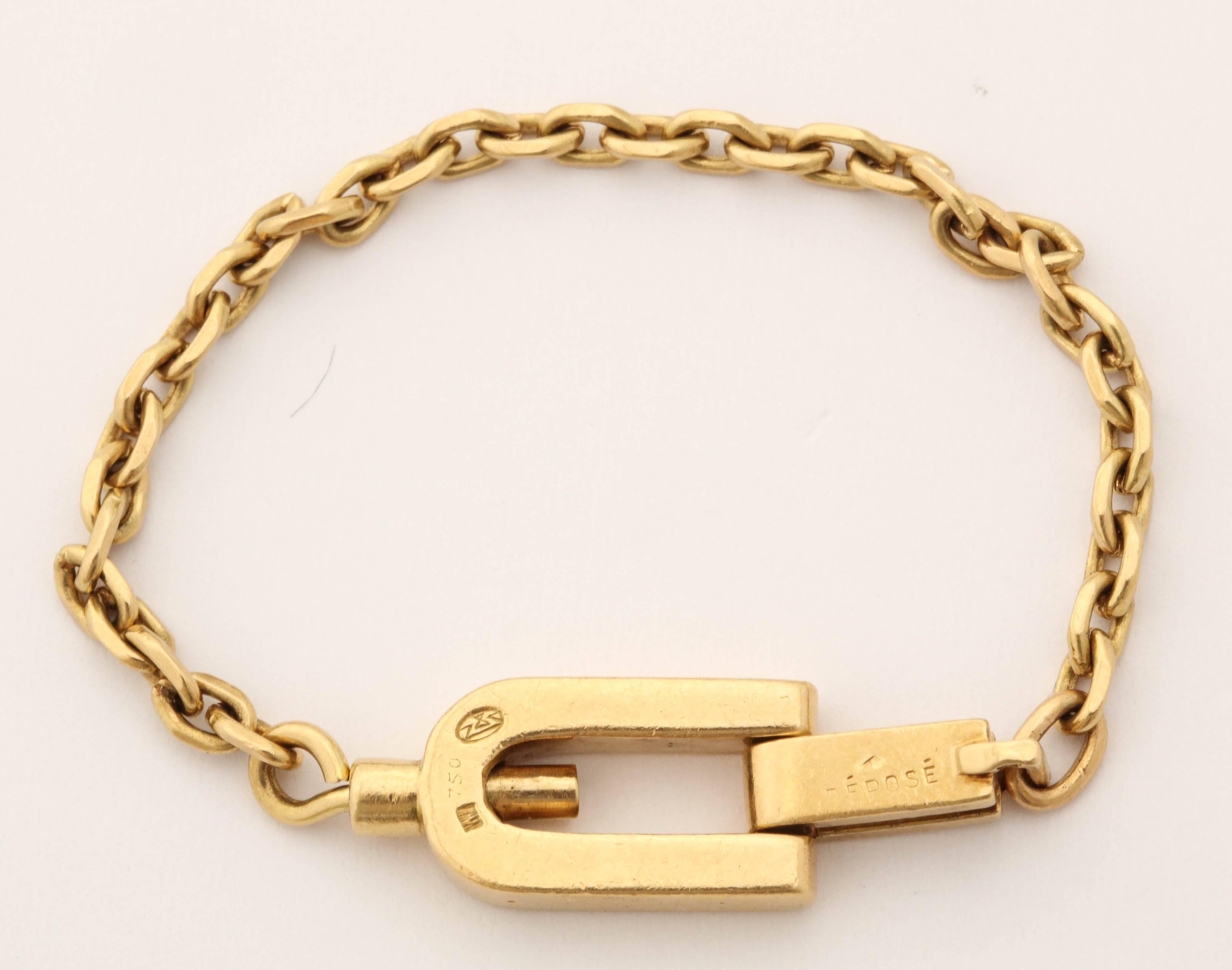 1950s Gubelin France Open Link Gold Lock Fancy Key Chain In Good Condition In New York, NY