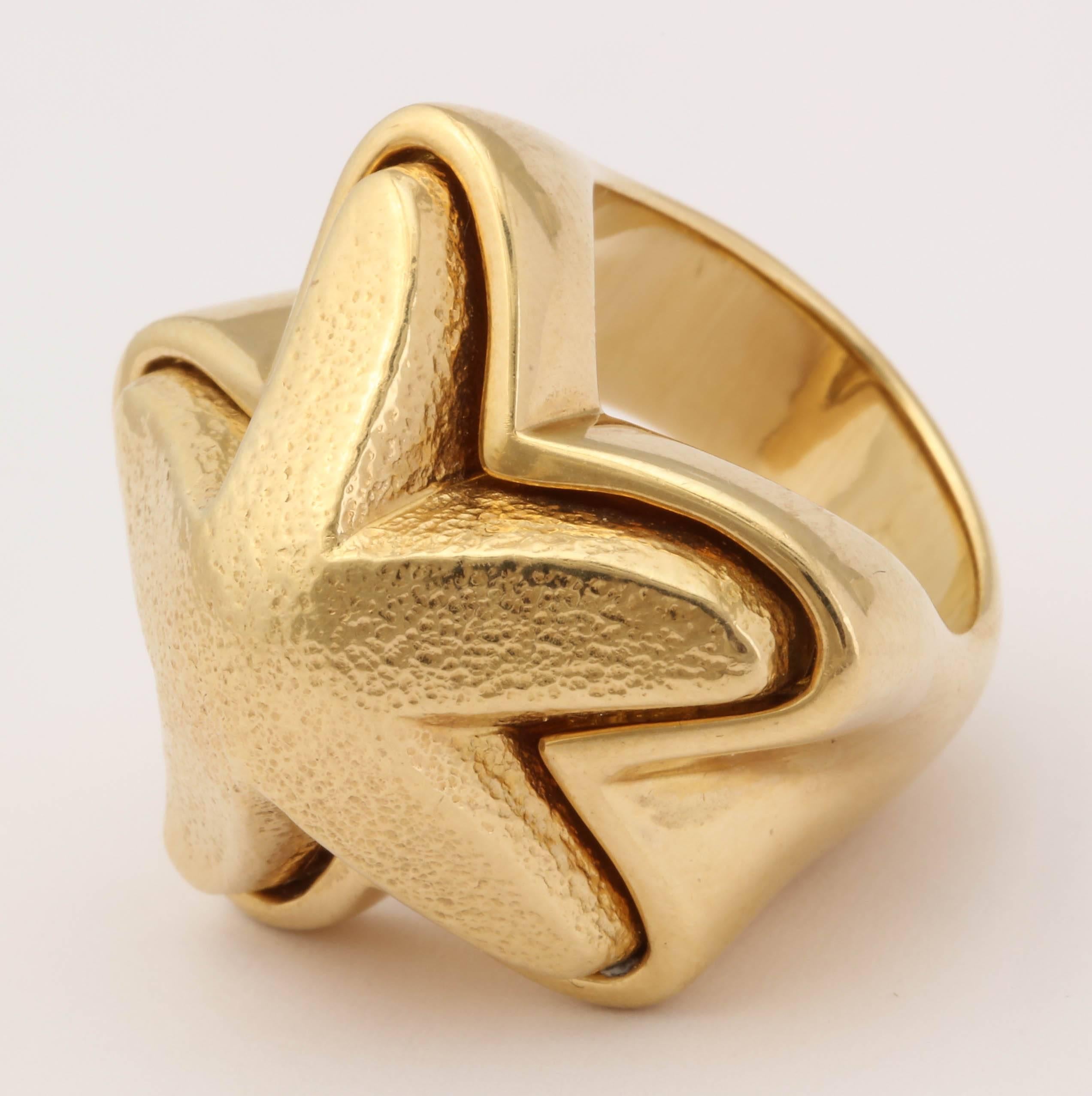 1990s Valentin Magro Figural Starfish Hand-Hammered Large Gold Cocktail Ring 1