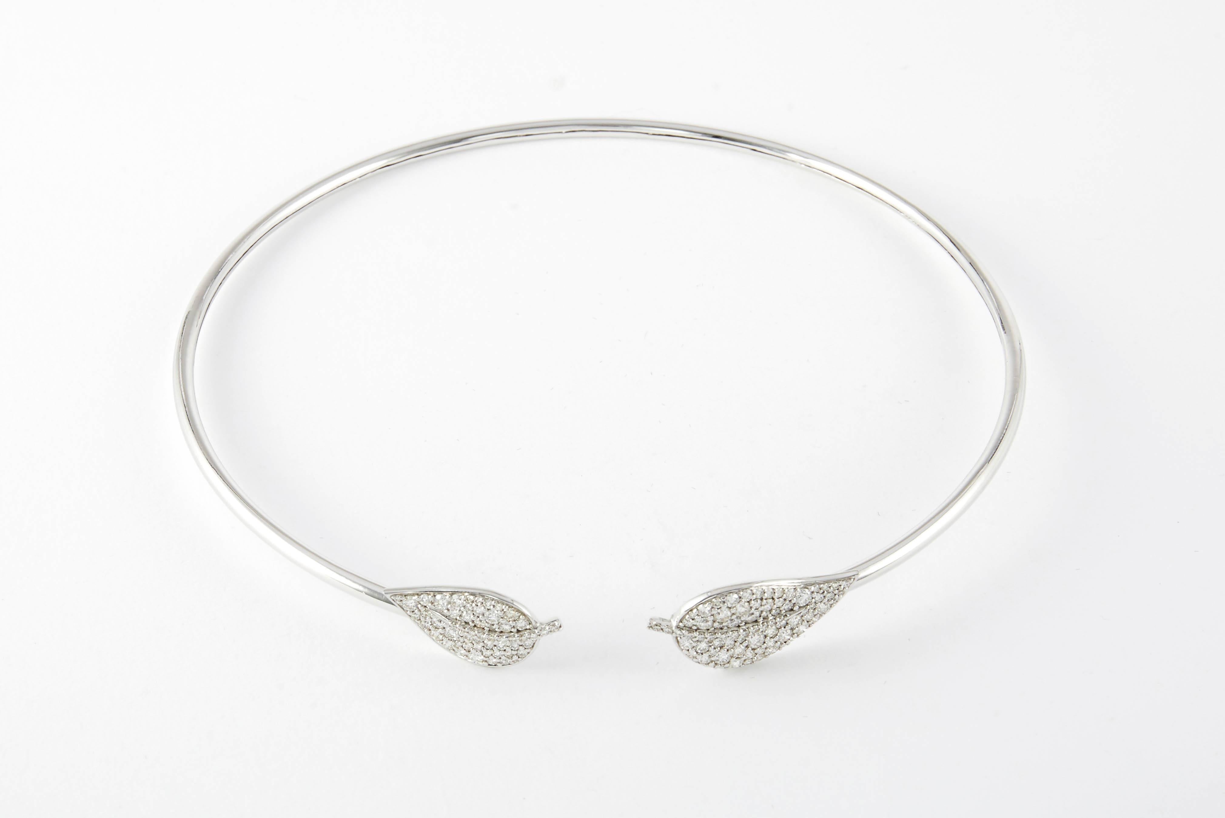 Contemporary SAM.SAAB Leaf Motif Diamond and White Gold Choker For Sale