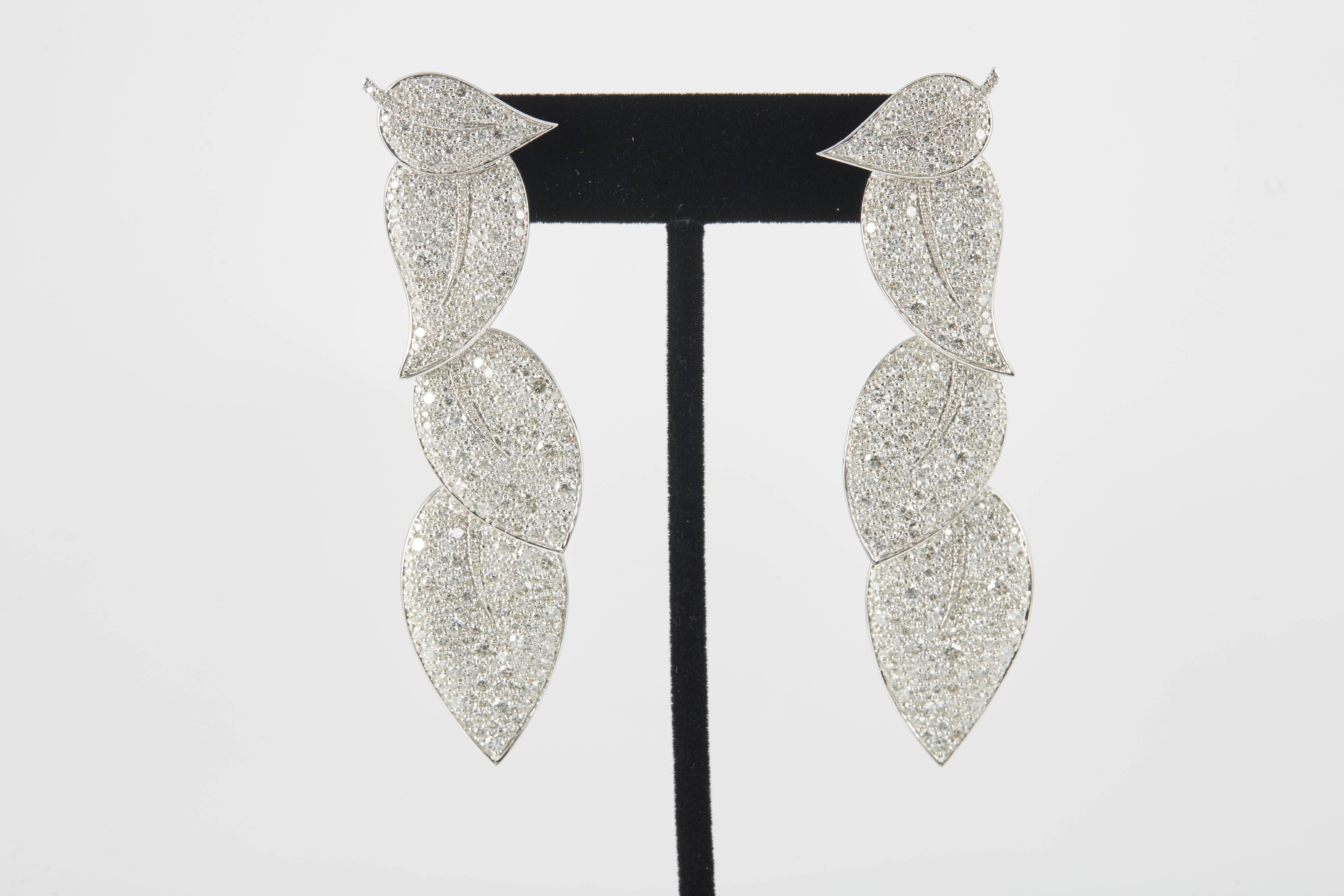 SAM.SAAB Leaf Motif 15.47ct white diamond cascading earring in 18k white gold. Approximately 3 inches long.