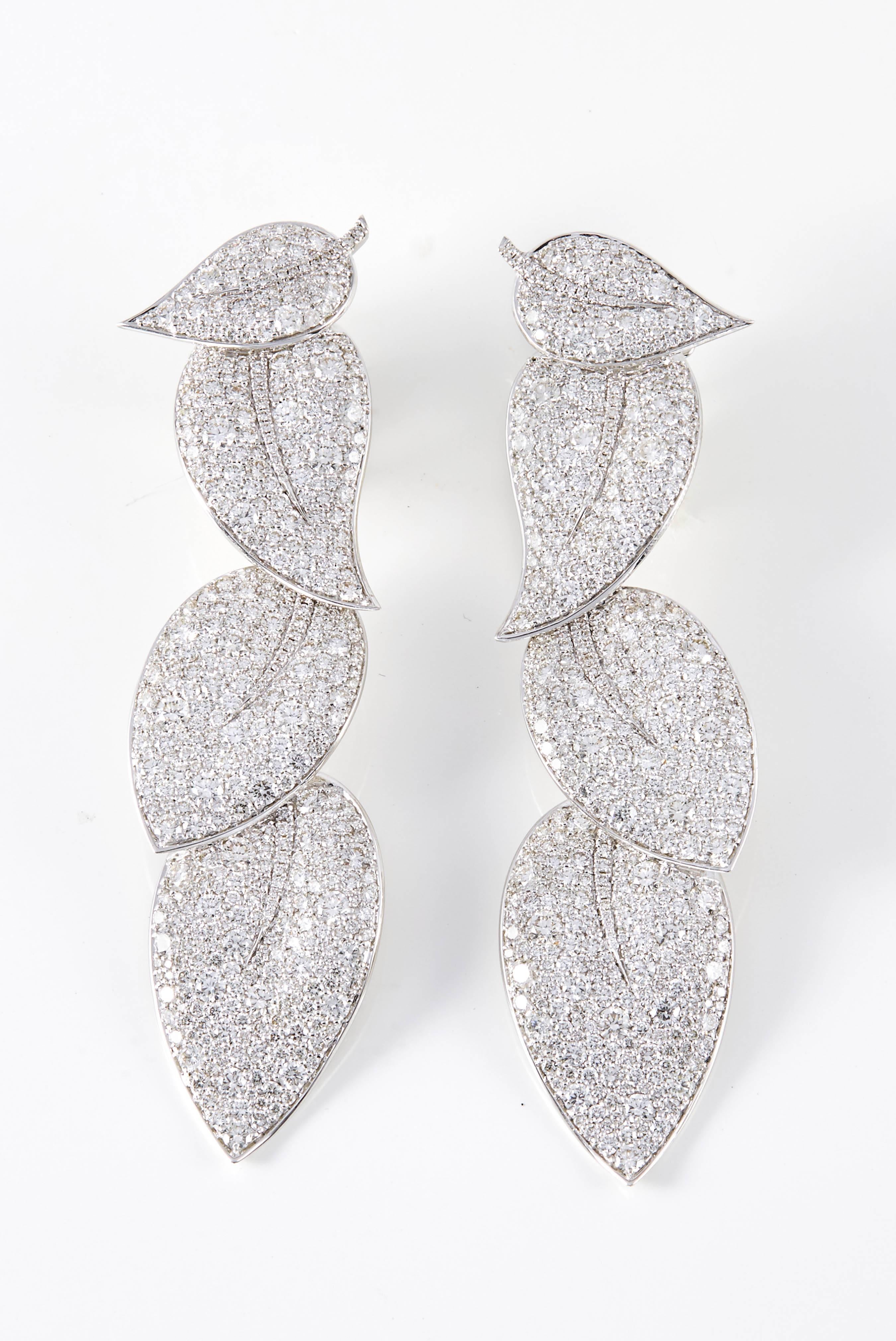 SAM.SAAB Leaf Motif Diamond and White Gold Earring For Sale 1