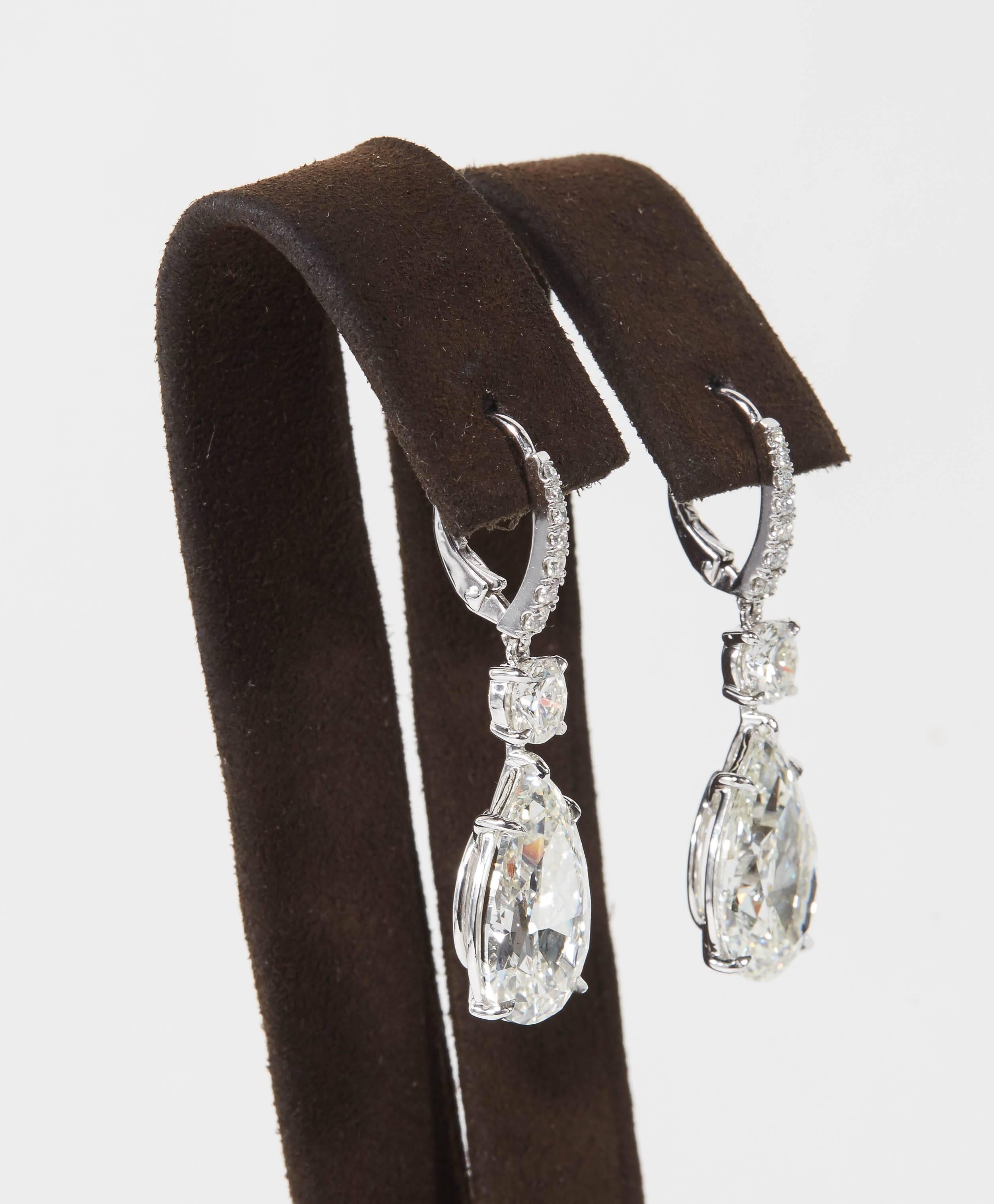 GIA Certified Pear Shape Diamond Drop Earrings In New Condition In New York, NY