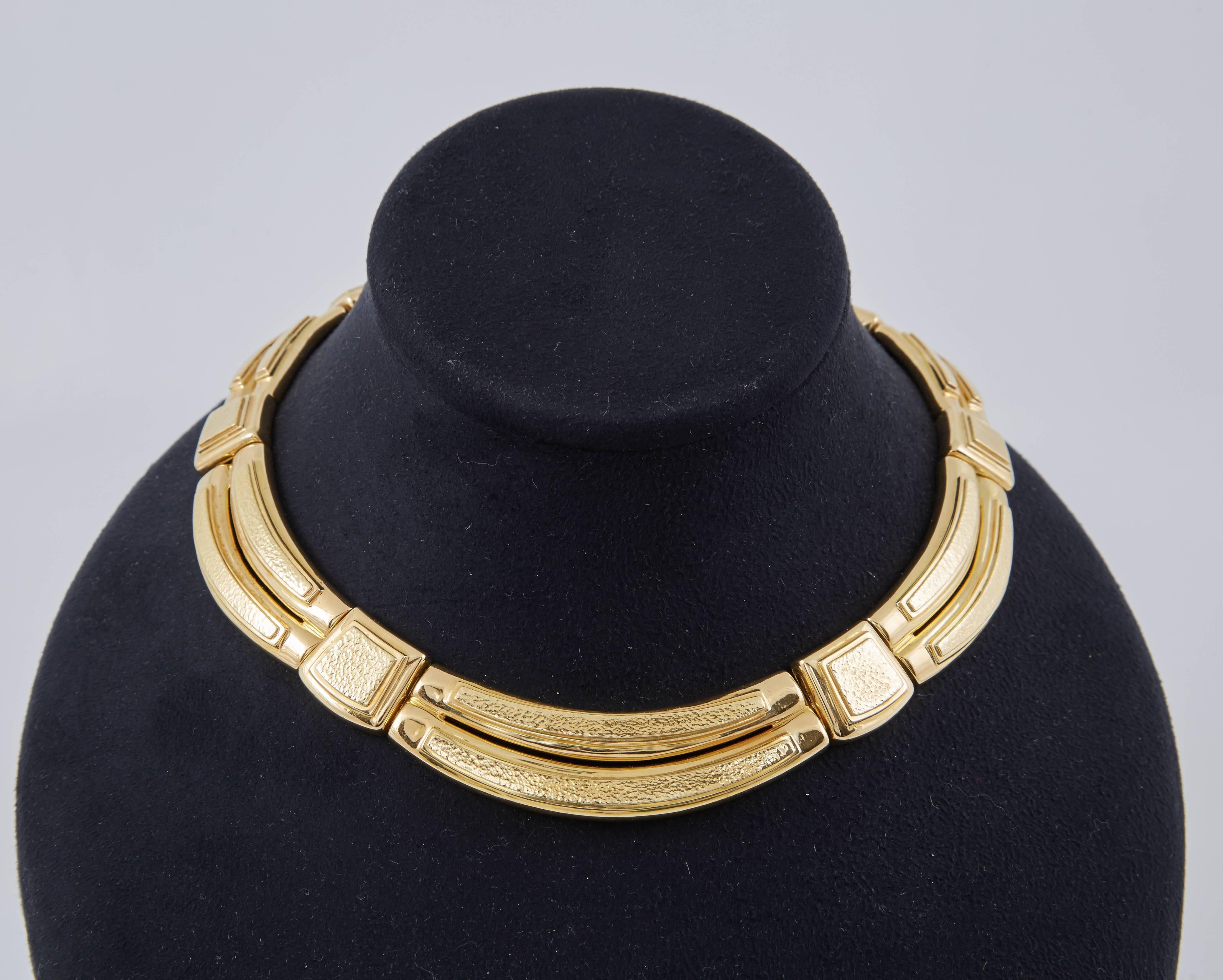 David Webb Gold Collar Necklace In Excellent Condition For Sale In New York, NY