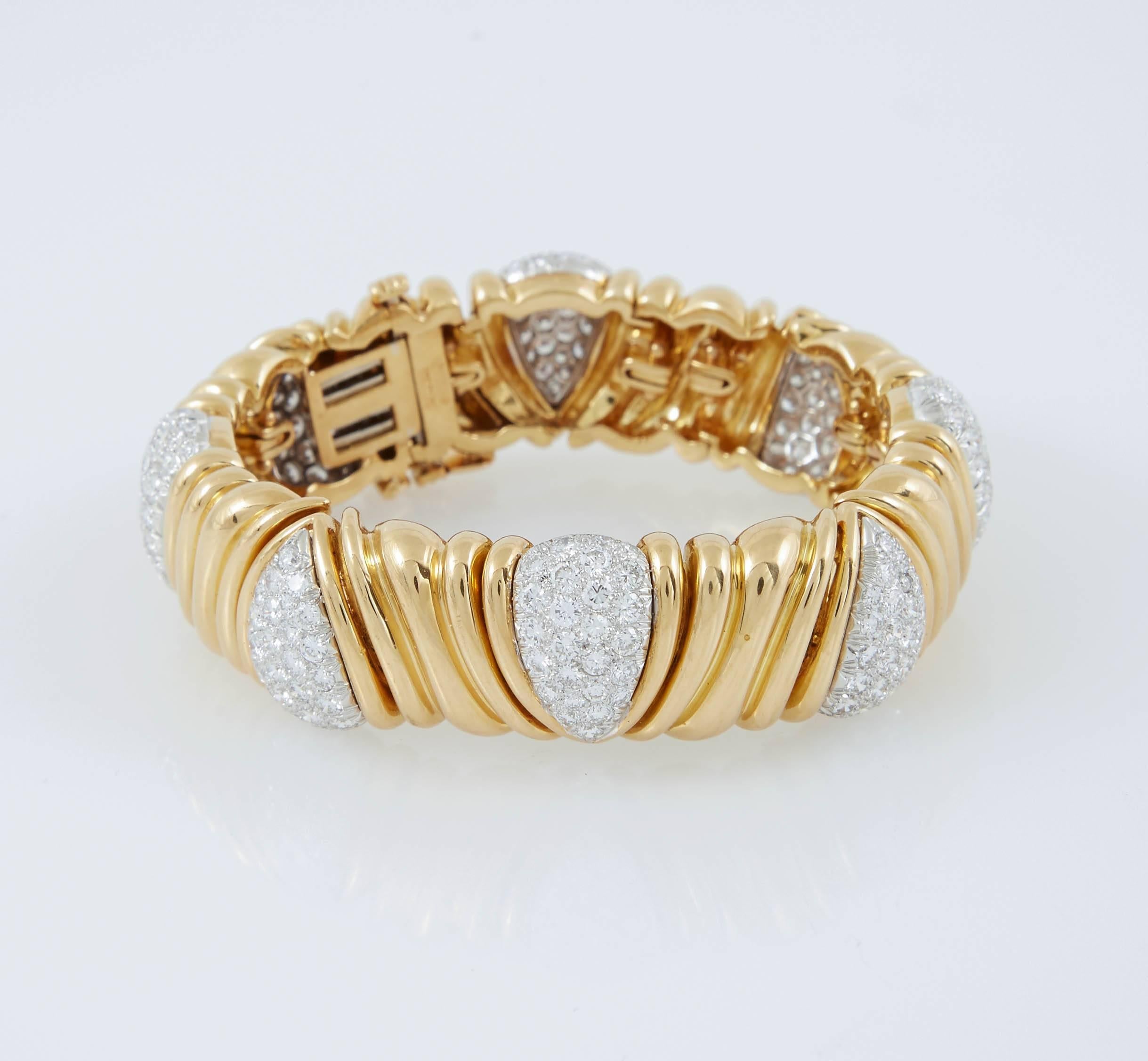 Gold-Diamantarmband von David Webb (Rundschliff) im Angebot