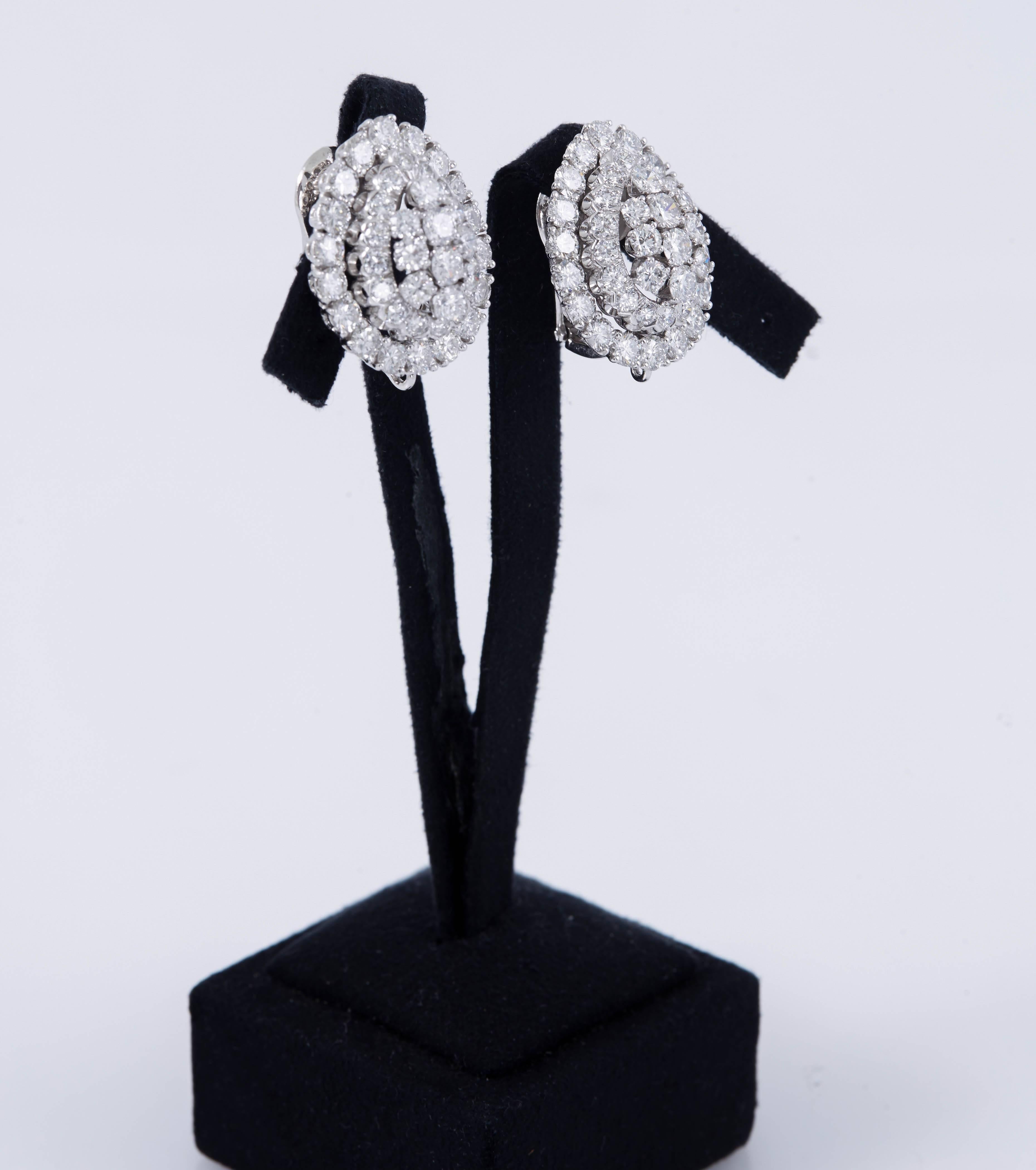 David Webb Diamond Platinum Earrings In Excellent Condition For Sale In New York, NY
