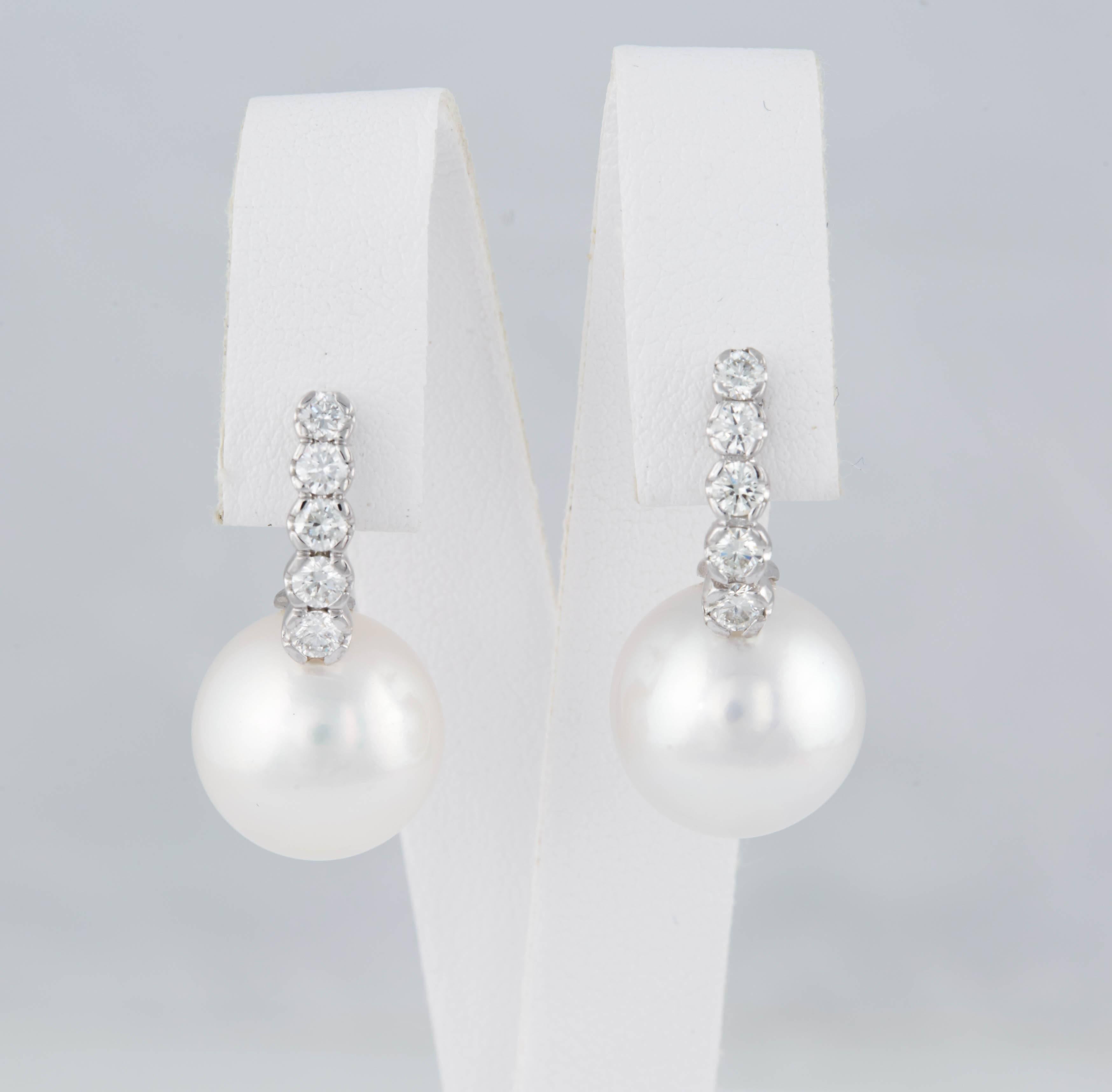South Sea Pearl Diamond Drop Gold Earrings In New Condition In New York, NY
