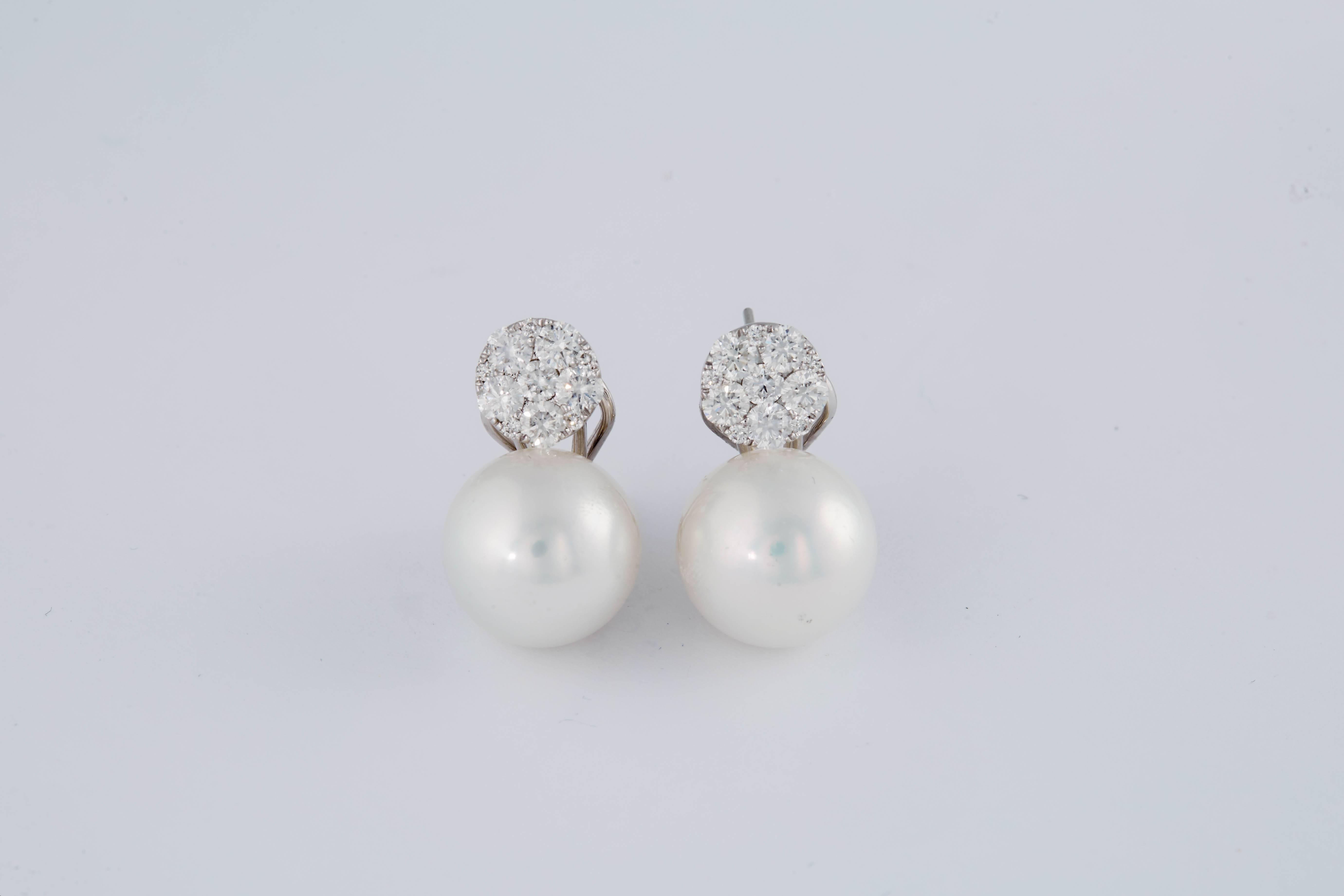 South Sea and Diamonds Cluster Round Shape Drop Earrings In New Condition For Sale In New York, NY