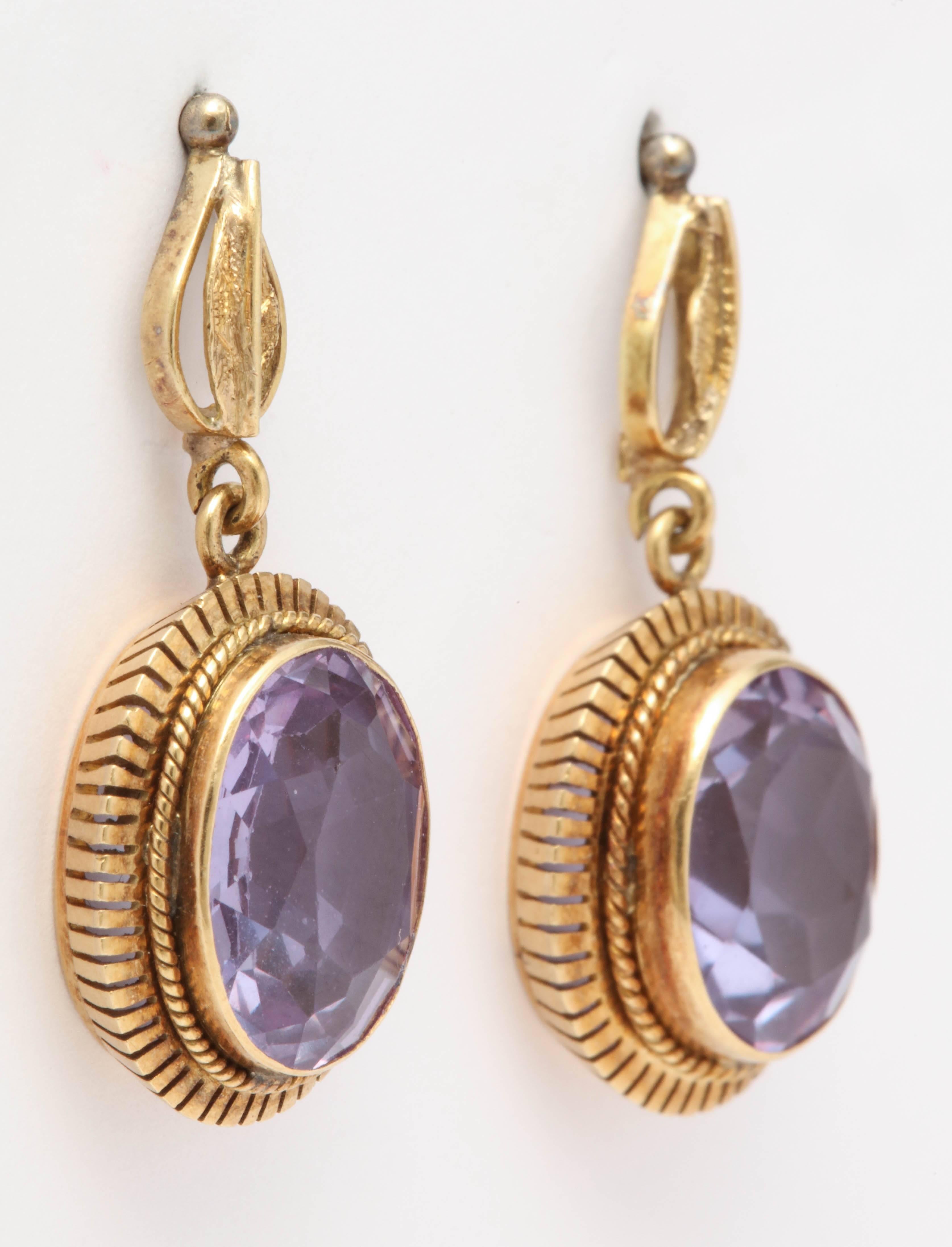 18 Karat Purple Sapphire Earrings In Excellent Condition For Sale In New York, NY