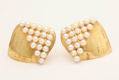 1980s Betsy Fuller Asymmetrical Triangular Shape Open Pierced Gold Earclips