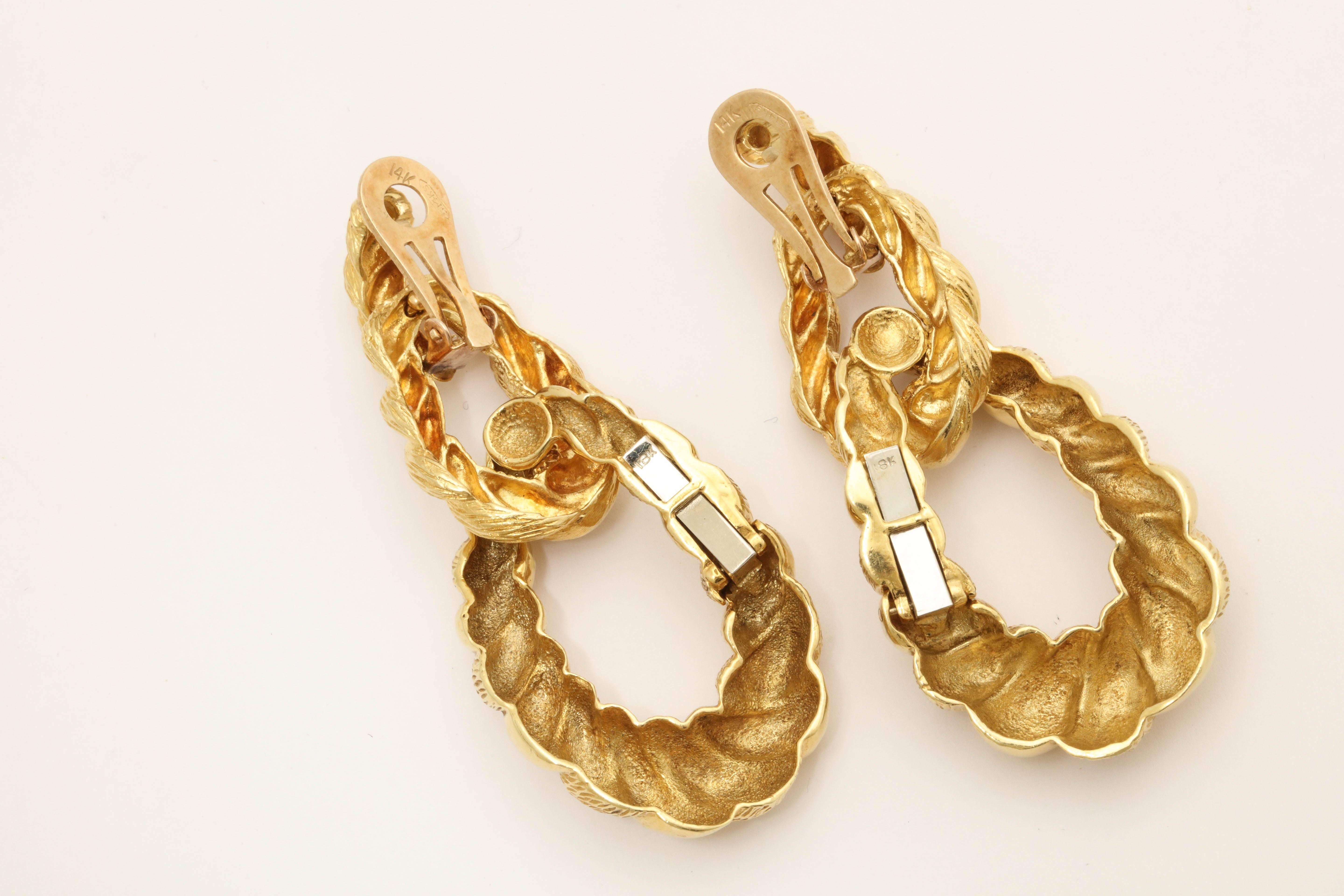1970s Convertible Two Textured Gold Long Gold Doorknocker Loop Earrings In Excellent Condition In New York, NY