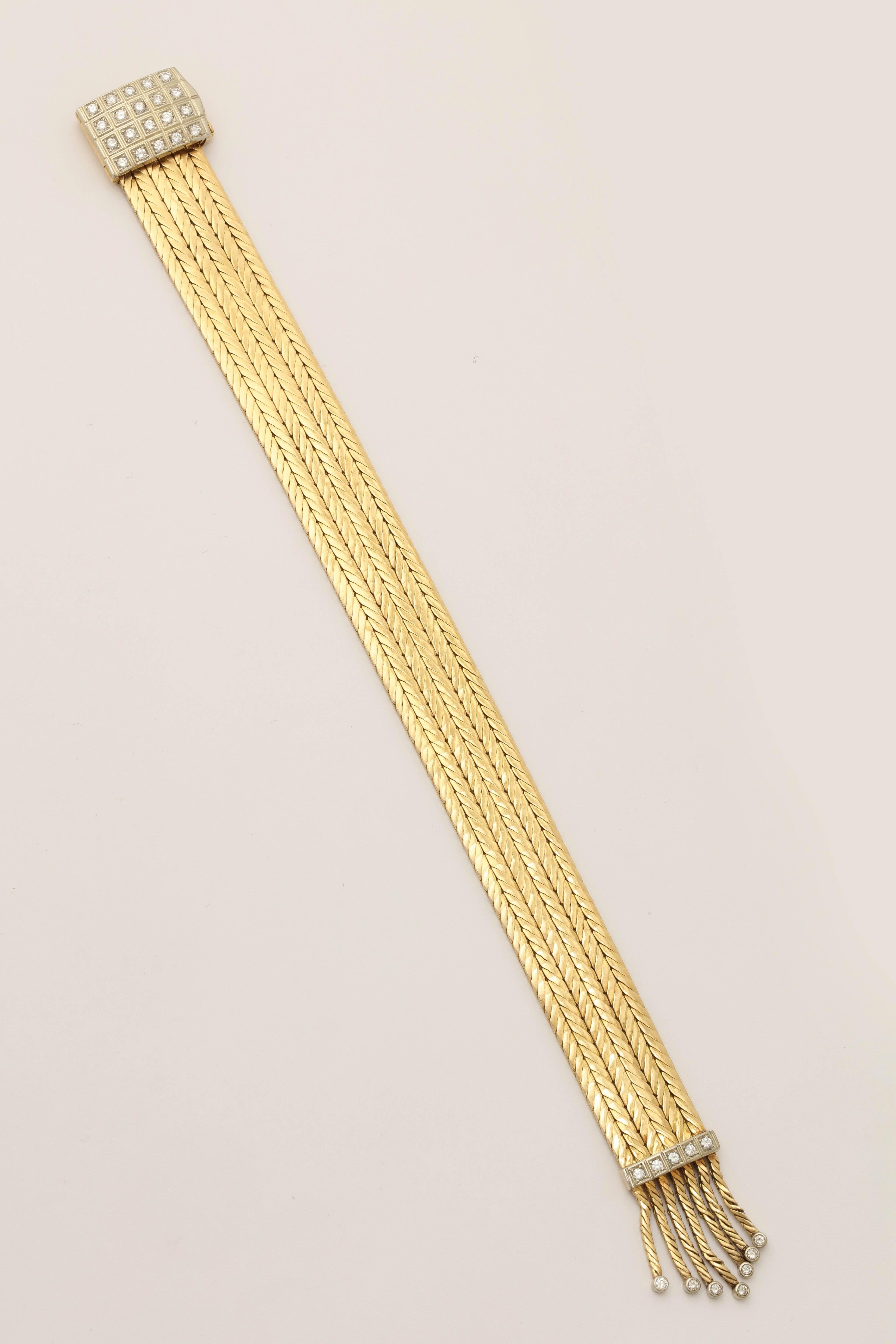 1950s Elegant Belt Strap Diamond Fringe Gold Flexible Tassel Bracelet In Excellent Condition In New York, NY