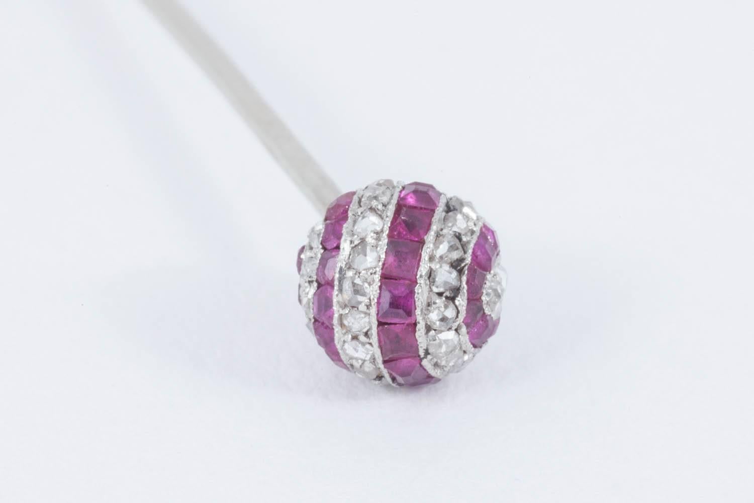 Tiepin of spherical shape set diamonds and calibre cut rubies, platinum, French In New Condition In London, GB