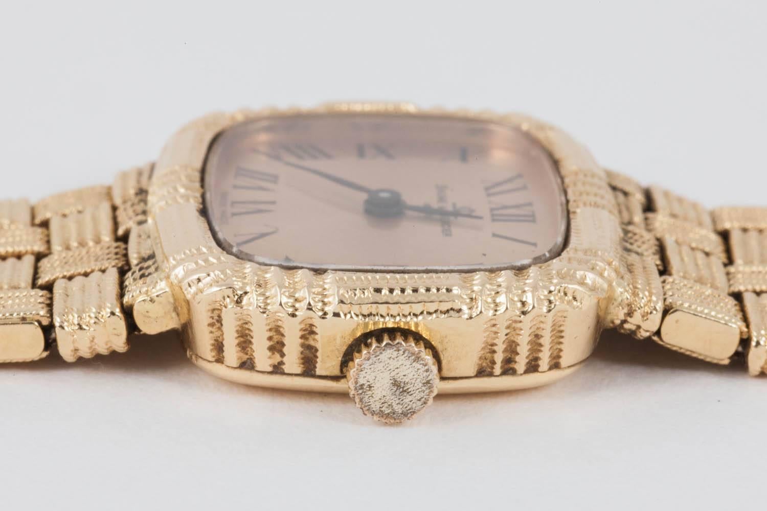 Baume & Mercier 18 Karat Yellow Gold Ladies Wrist Watch, Swiss circa 1960 For Sale 2