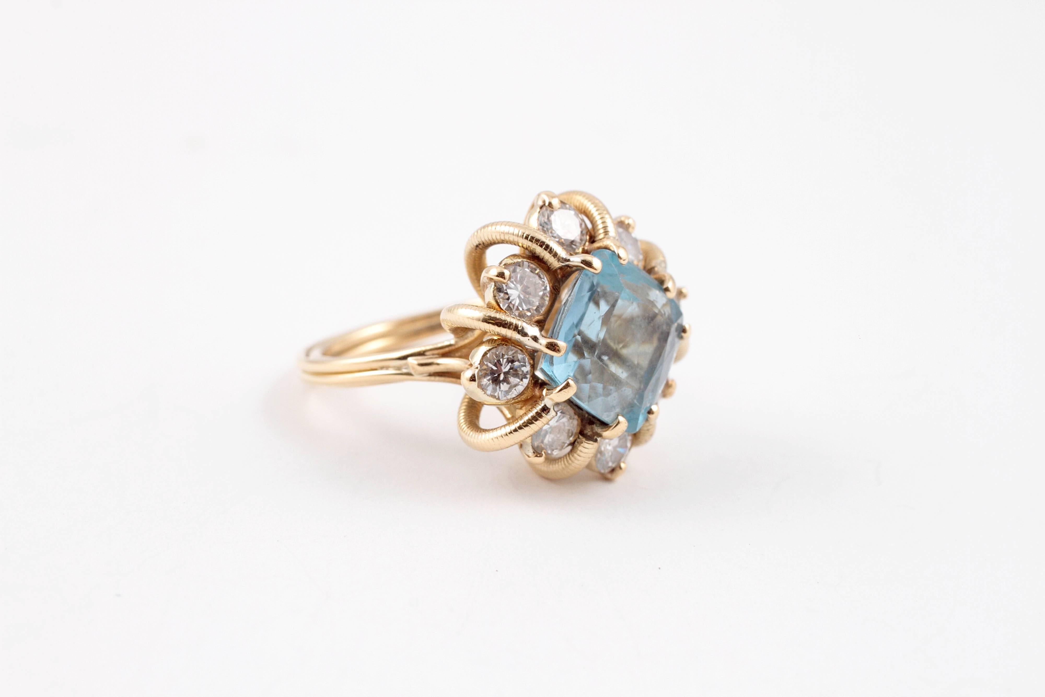 Fabuloso anillo de aguamarina de 3,00 quilates y diamantes de 1,30 quilates en venta 3