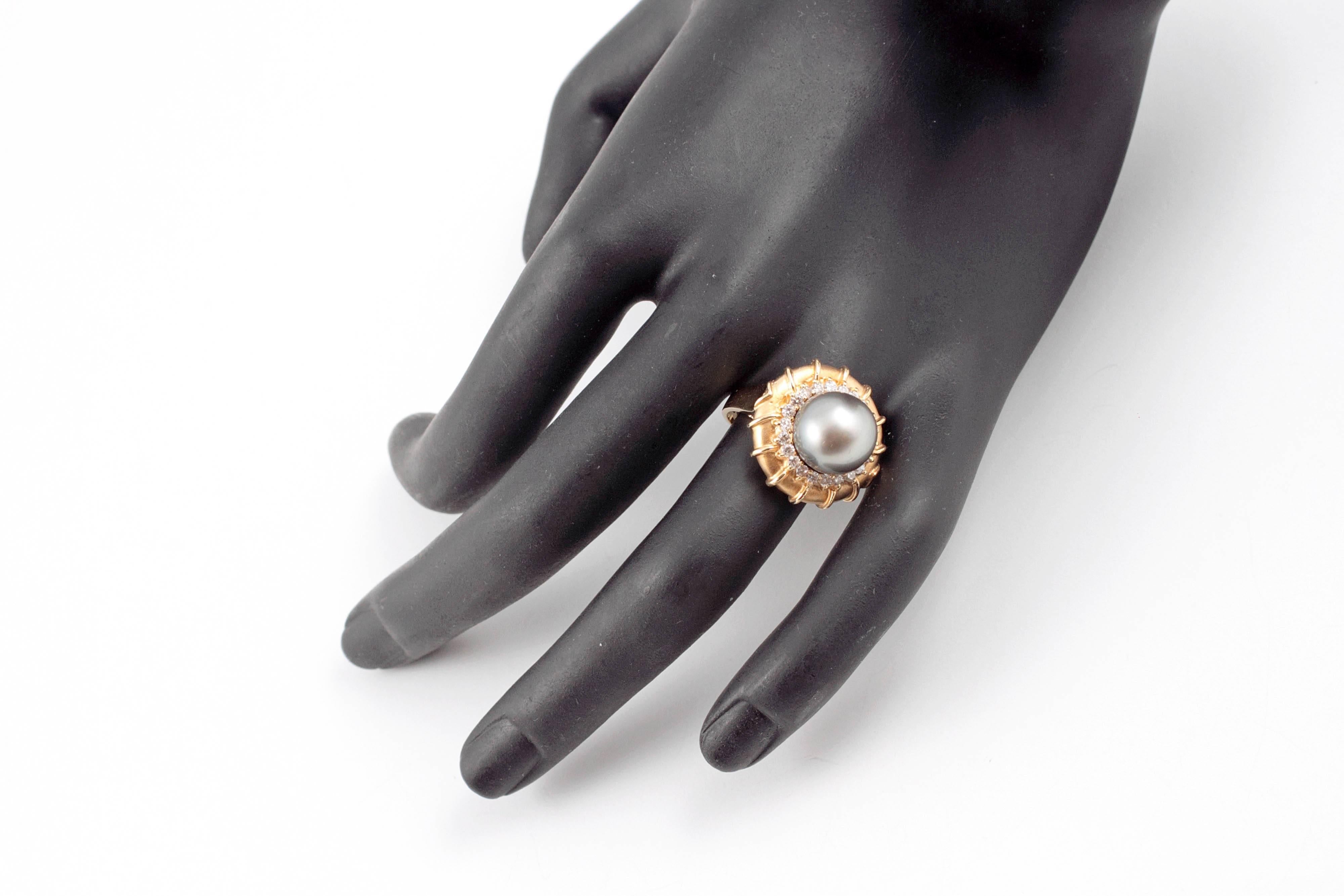 Bague en diamants et perle de Tahiti de couleur naturelle Unisexe en vente