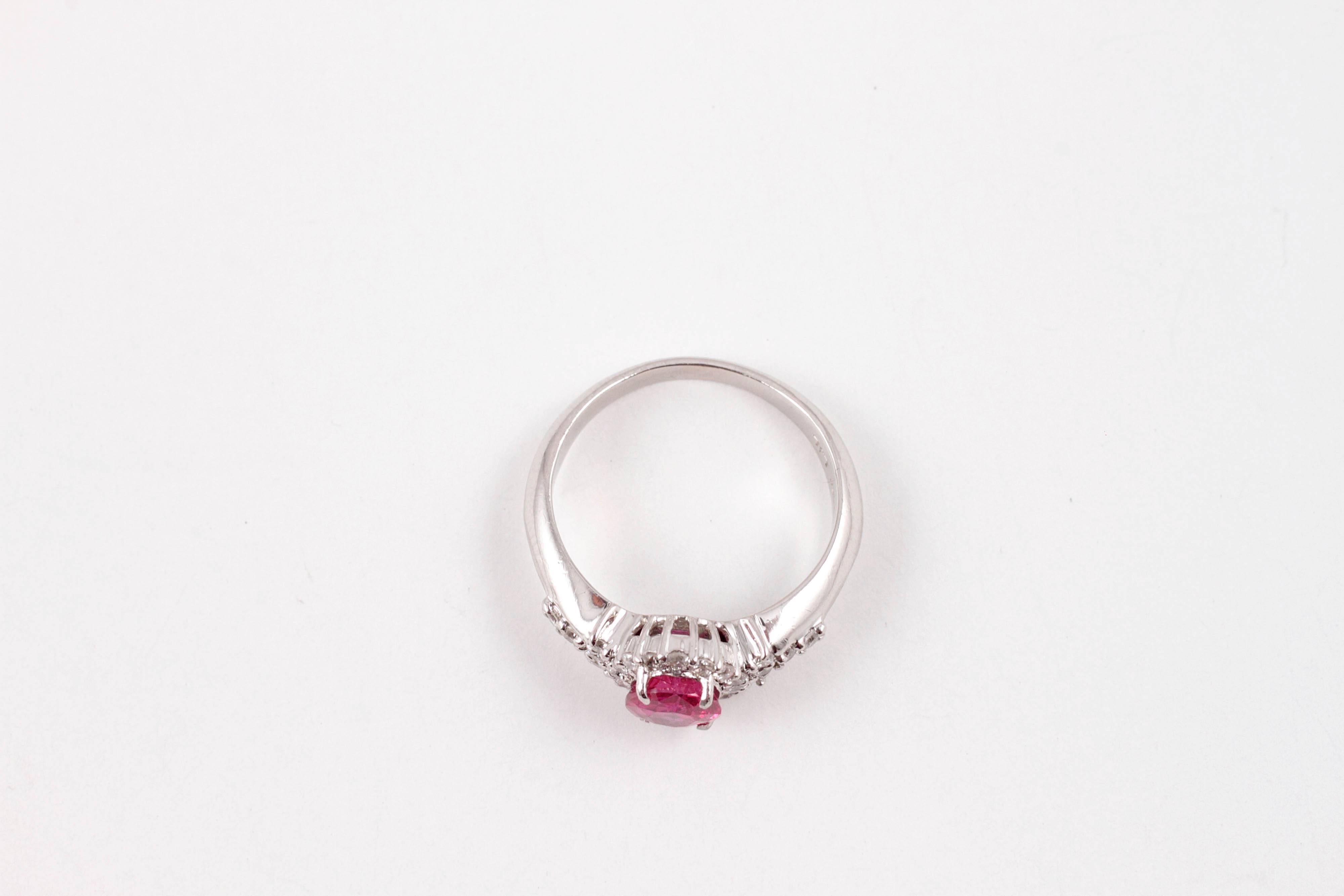 1.15 Carat Burma Ruby Diamond Ring in Platinum For Sale 1