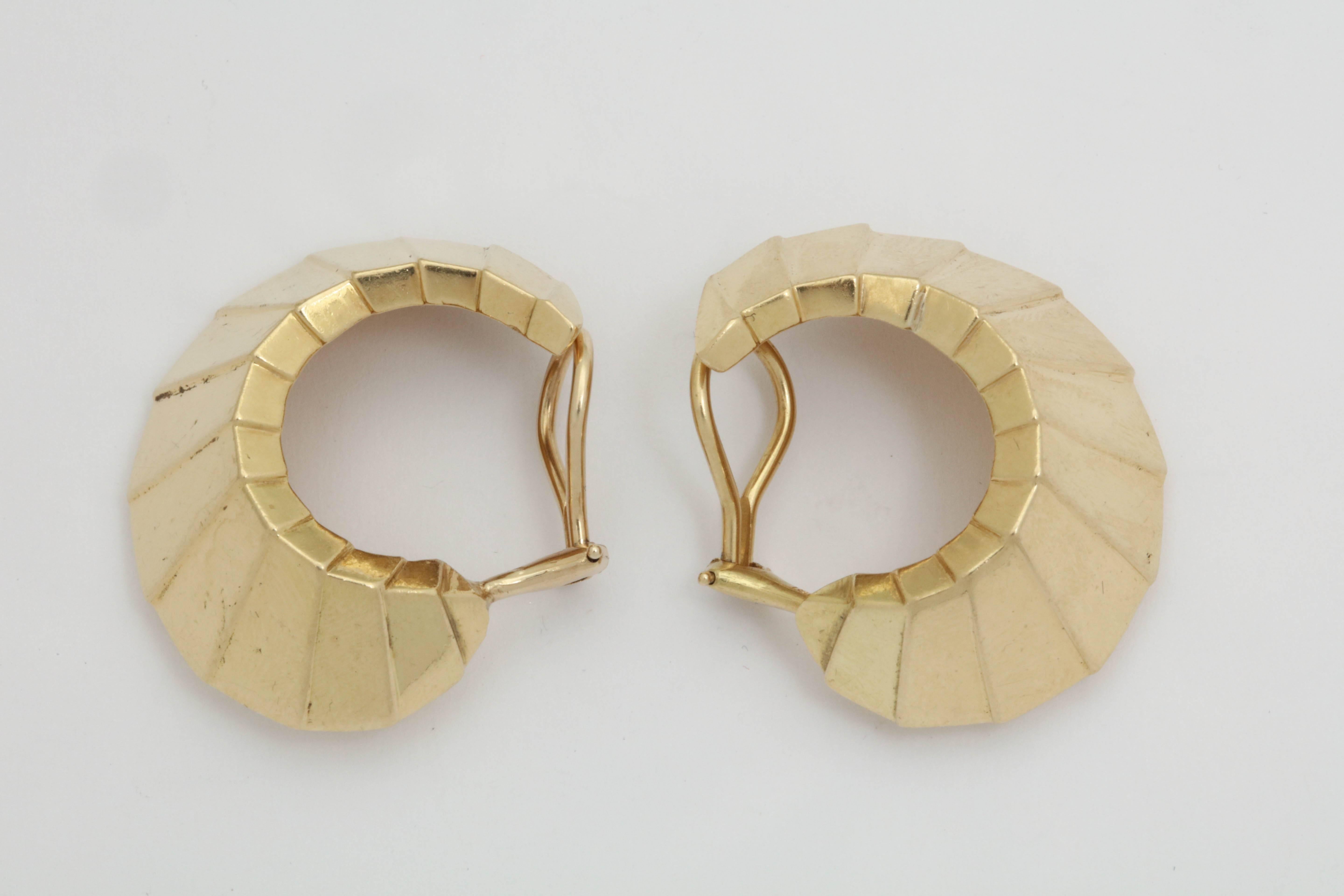 Women's 1970s Fan Design Semi Hoop Gold Illusion Earclips